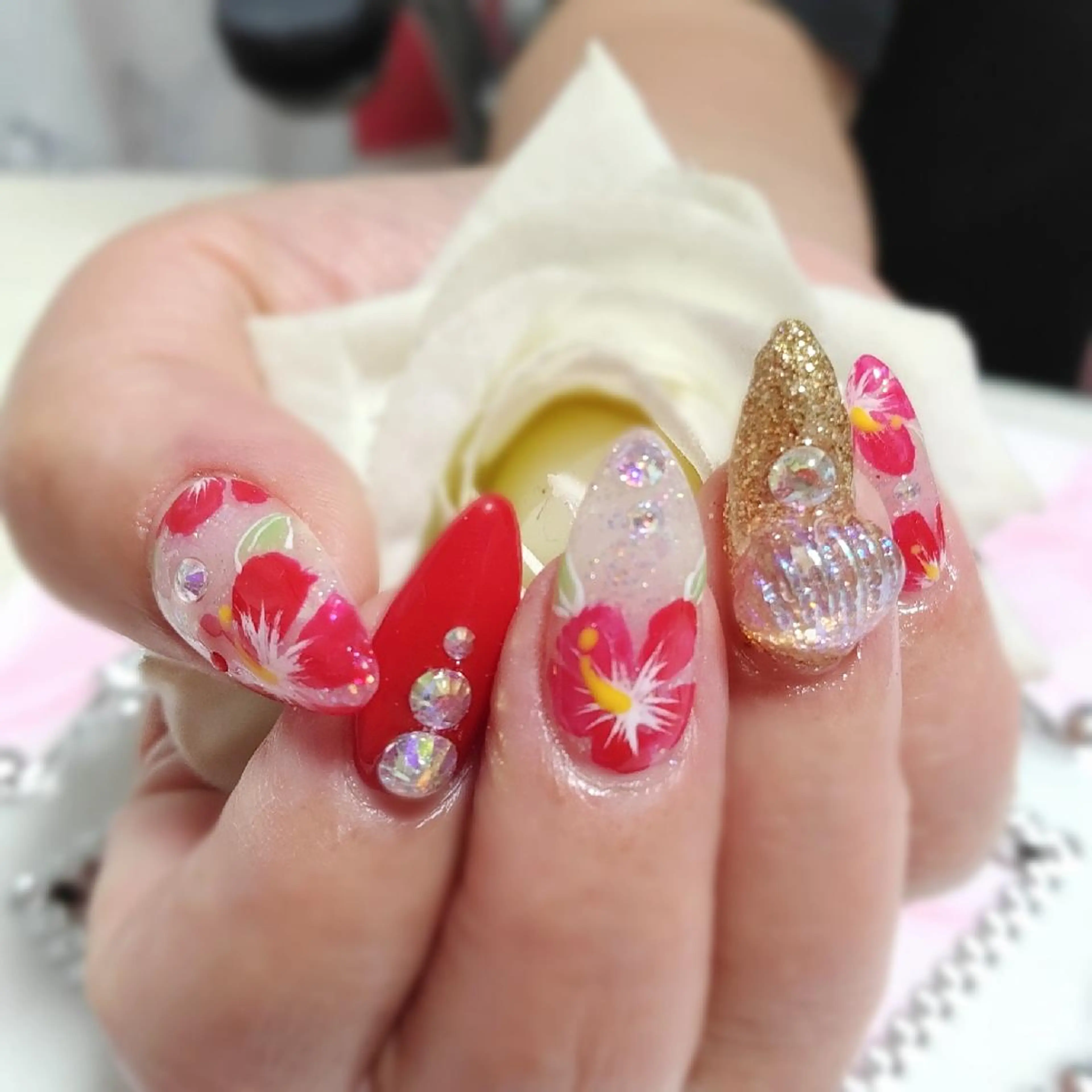 ネイル エステとネイル ローズコンフォートのネイルデザイン