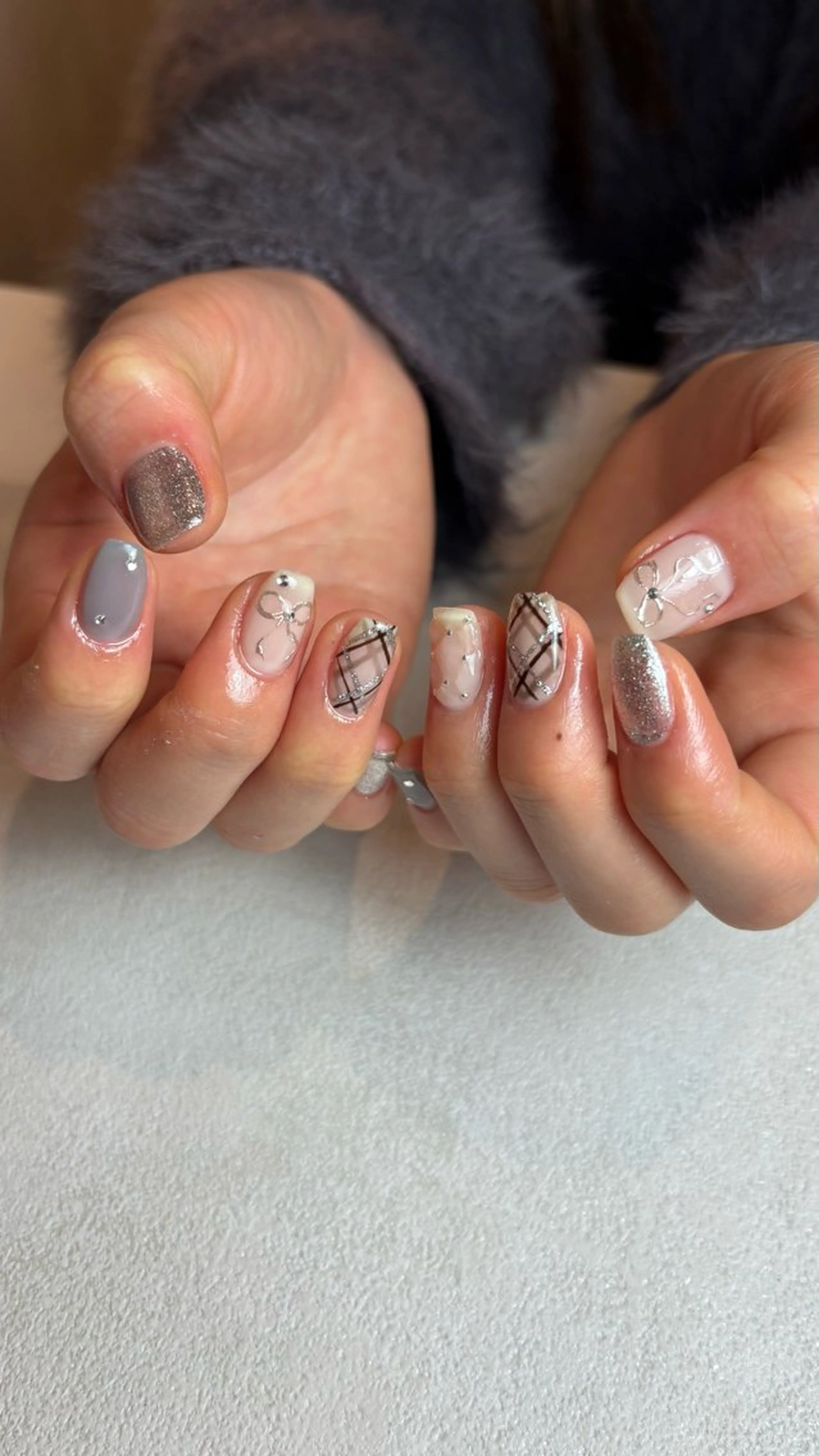 ネイル 韓国ネイル ミラーネイル リボン ハンドネイル 山田 美羽のネイルデザイン