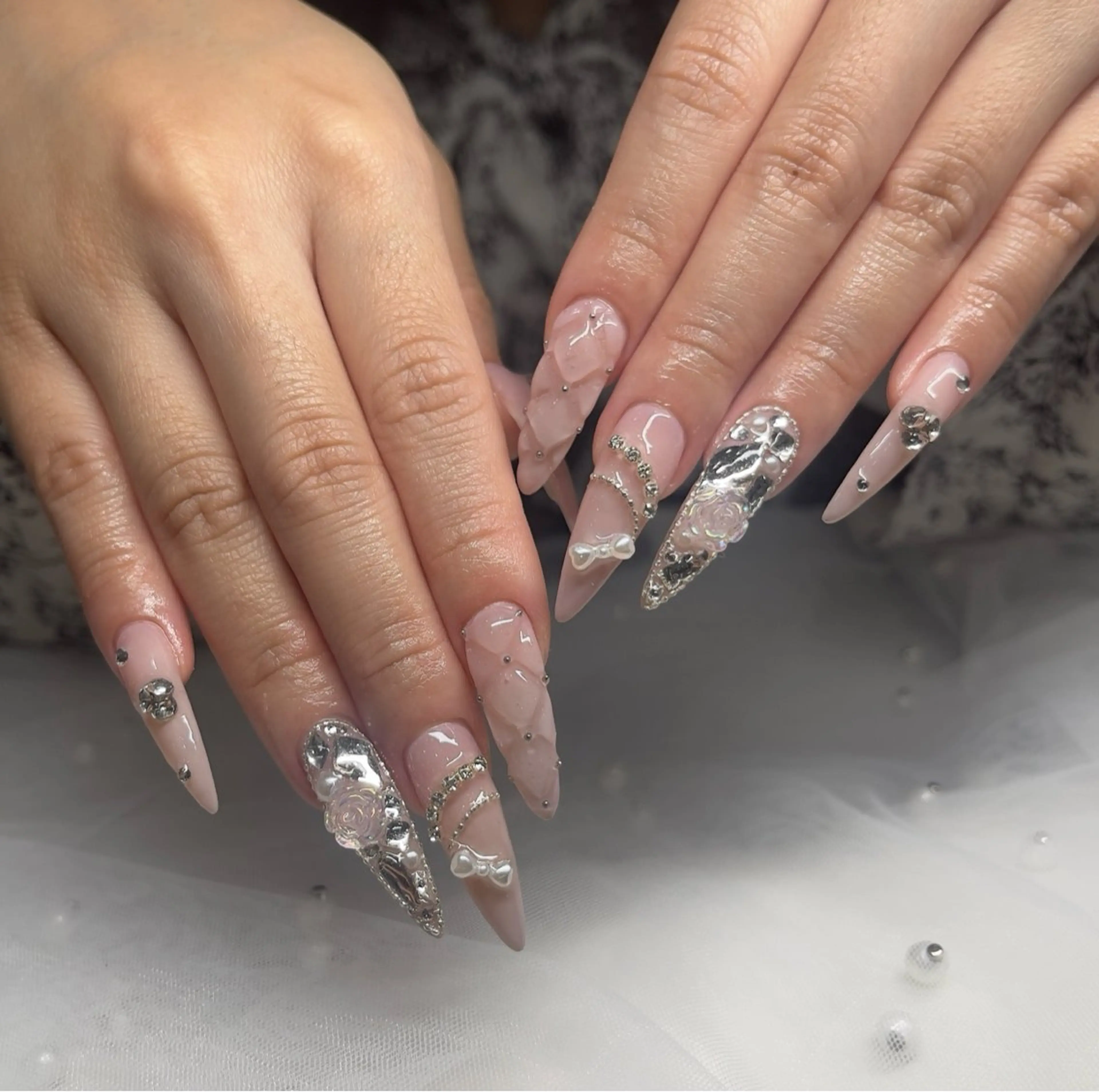 ネイル フレンチネイル ジェルネイル キラキラネイル 韓国ネイル マグネットネイル ハンドネイル gin ginのネイルデザイン