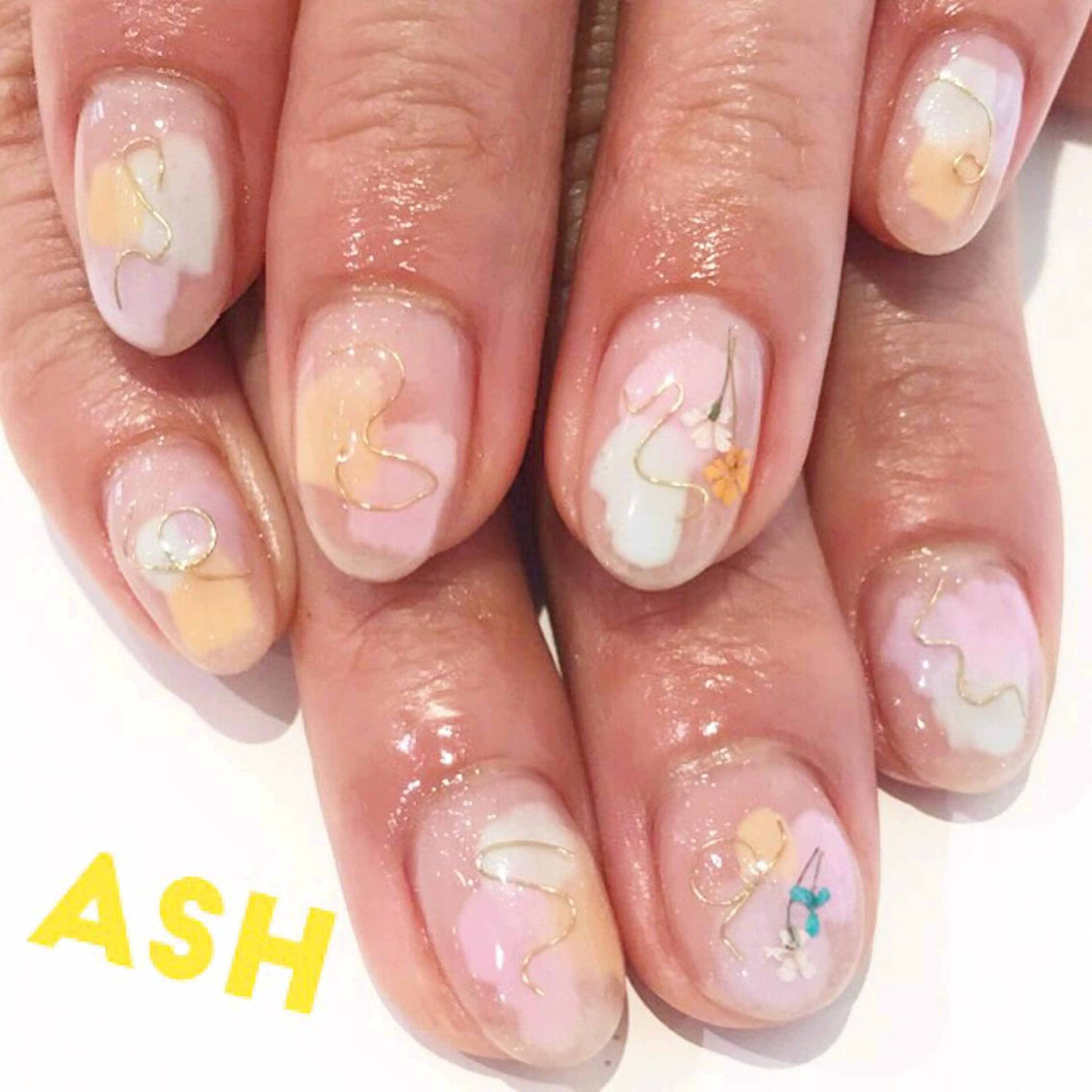 ネイル 🩵NORIKO 上品ネイルが得意🩵のネイルデザイン