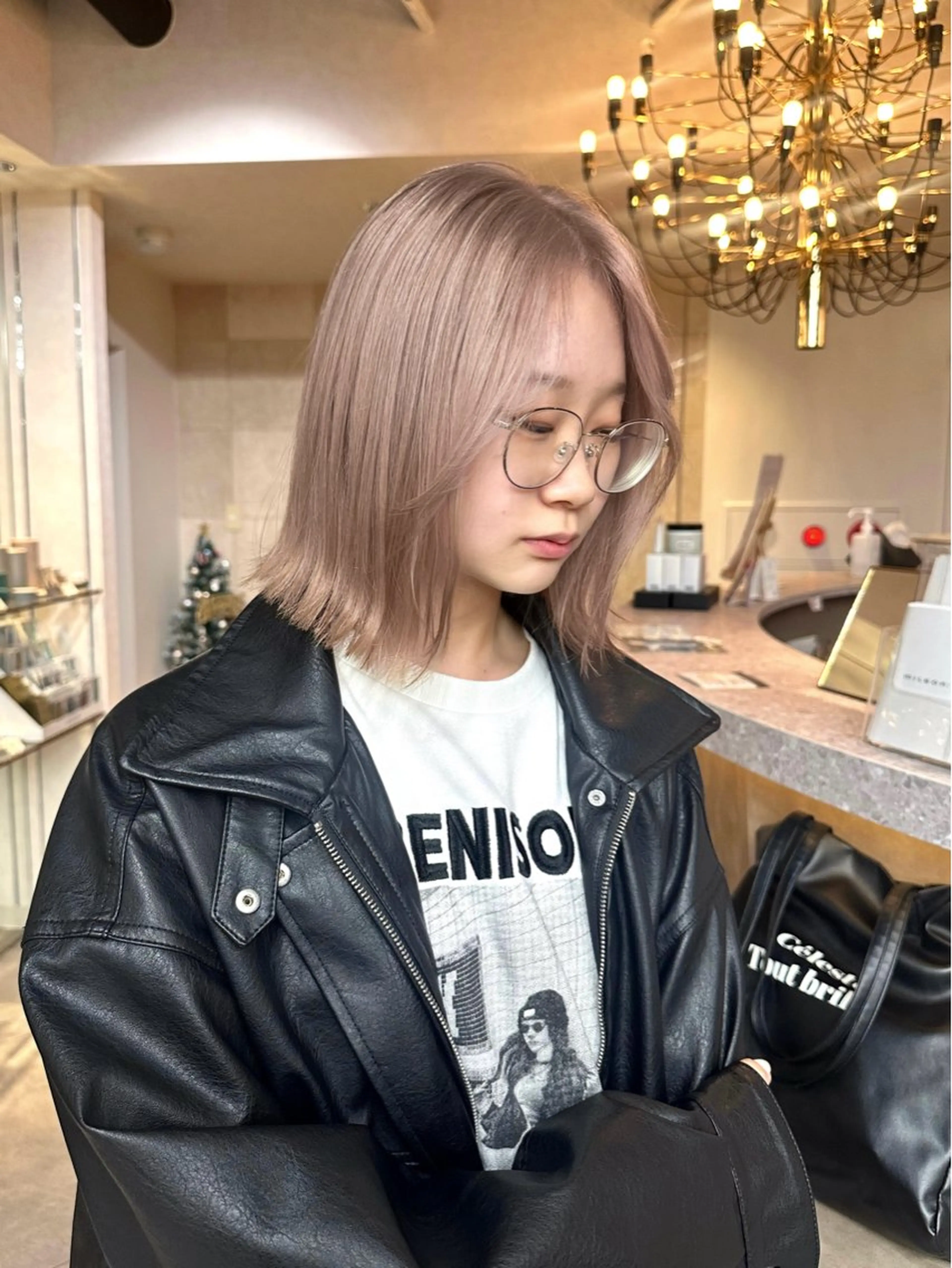 ショート カラー カット ヘアカラー トリートメント 韓国/レイヤー/ 透明感🩶ひかる🩶のヘアスタイル