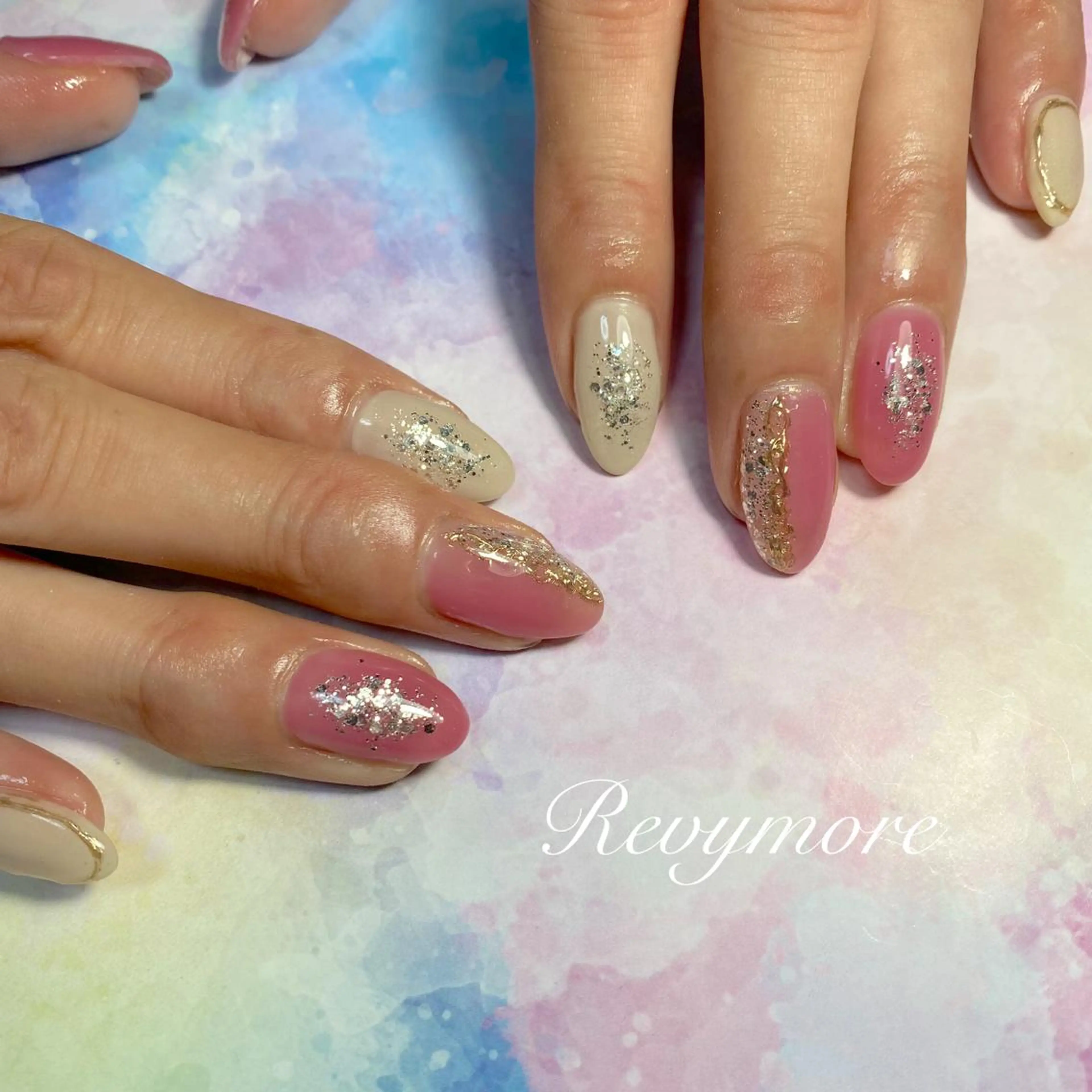 ミディアム ネイル 韓国風ヘア ジェルネイル キラキラネイル 韓国ネイル ニュアンスネイル nail salon Revymore所属・nail salon Revymoreのネイルデザイン