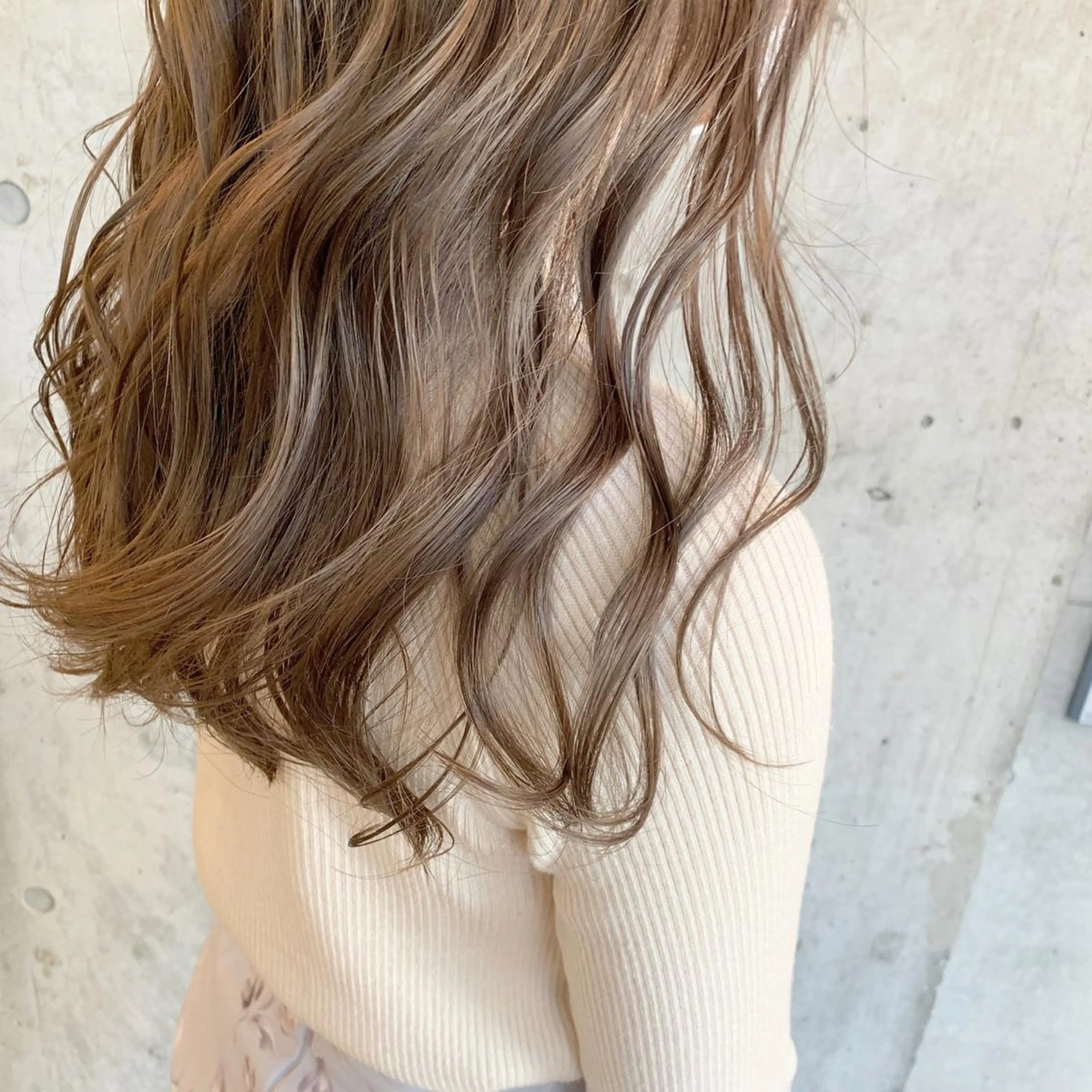 ミディアム 🌷横浜/レイヤー /艶カラー🌷のヘアスタイル