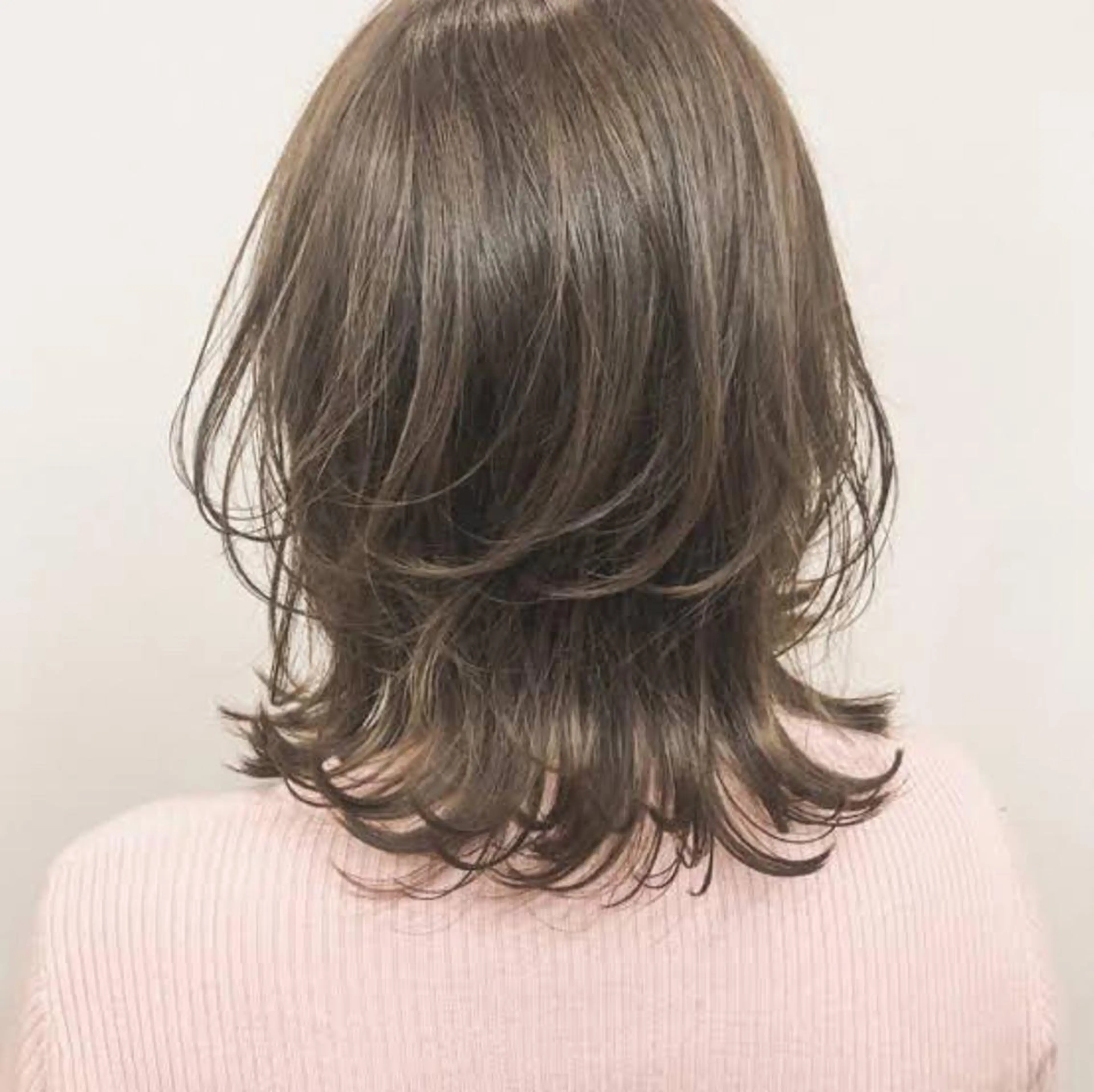 ミディアム くびれヘア レイヤーカット yunica所属・yunica manaeのヘアスタイル