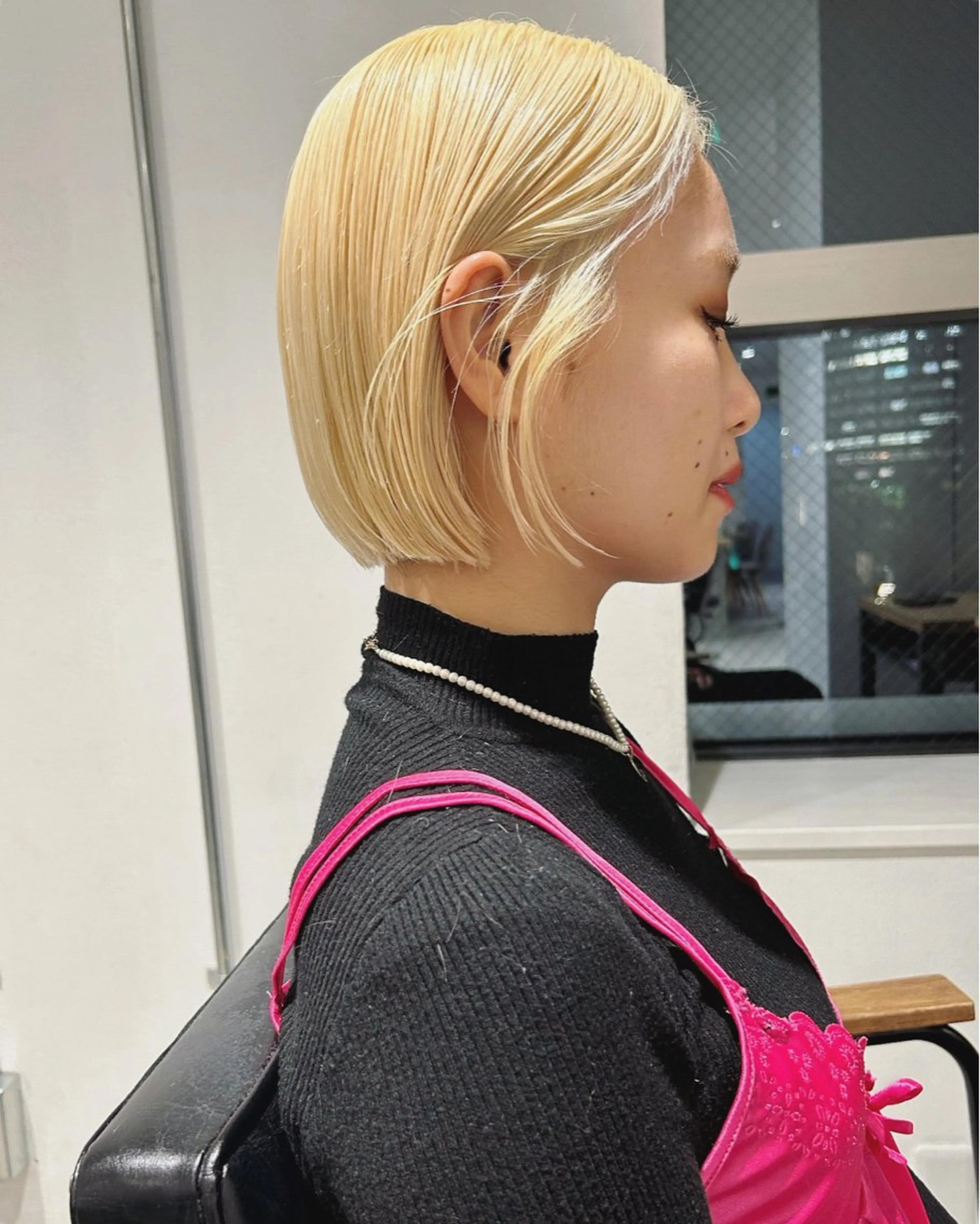 ショート カラー ブリーチ ブロンド ボブ カット ヘアカラー トリートメント Loom.所属・村上雅人 ナチュラルモードのヘアスタイル