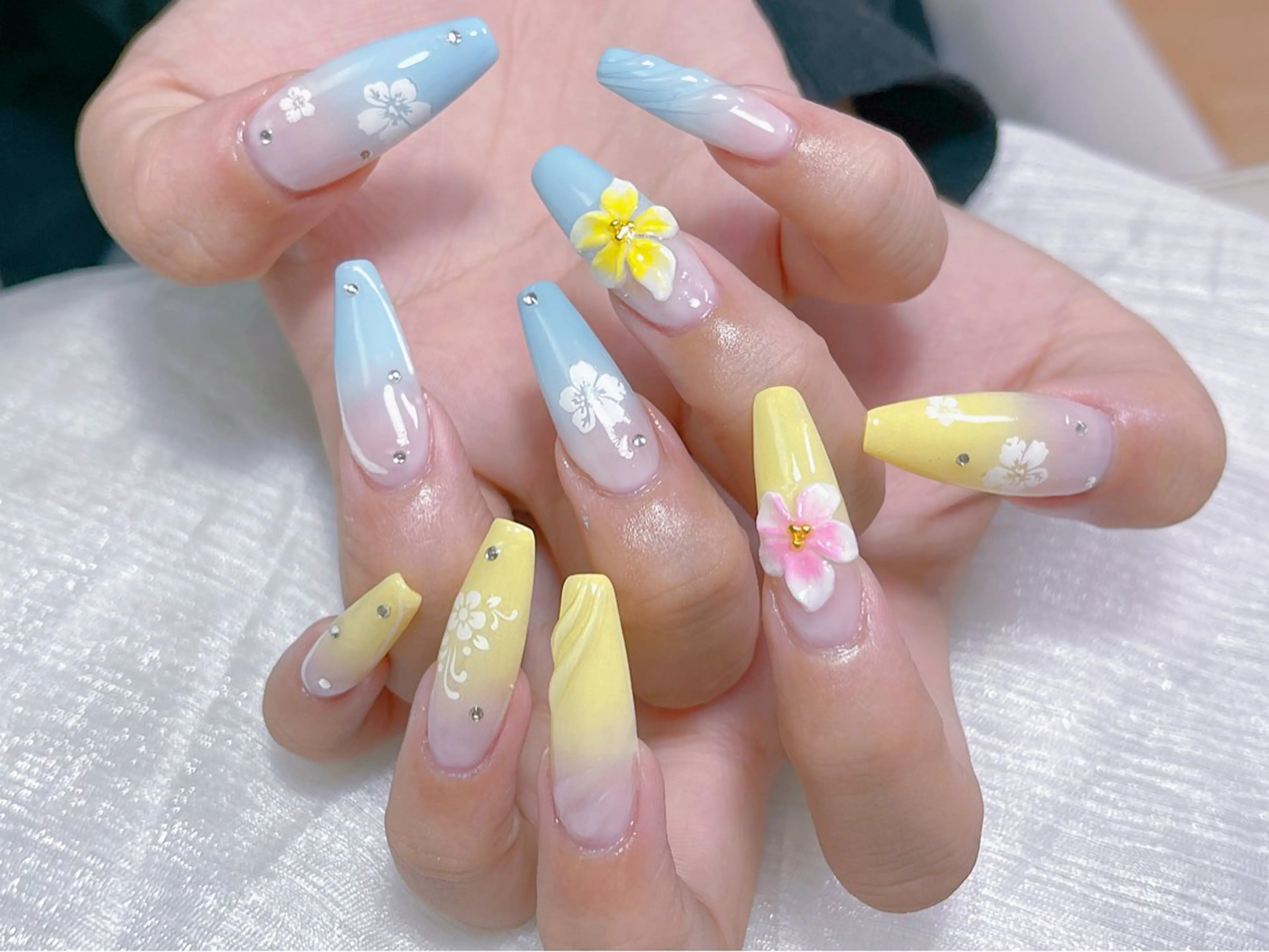 ネイル 🎀ネイルサロン エクラYUI🎀のネイルデザイン