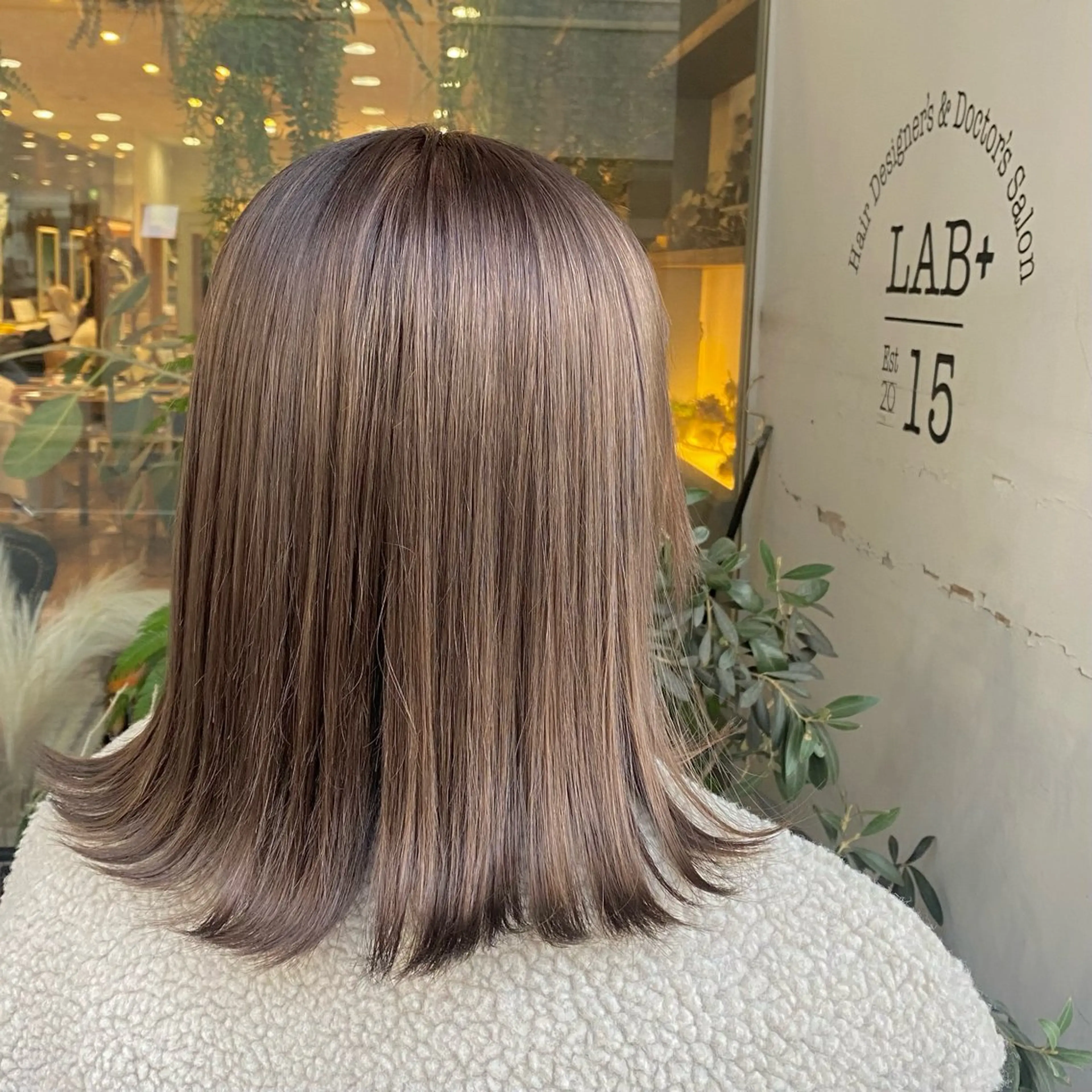 ミディアム ヘアカラー つじ みさきのヘアスタイル