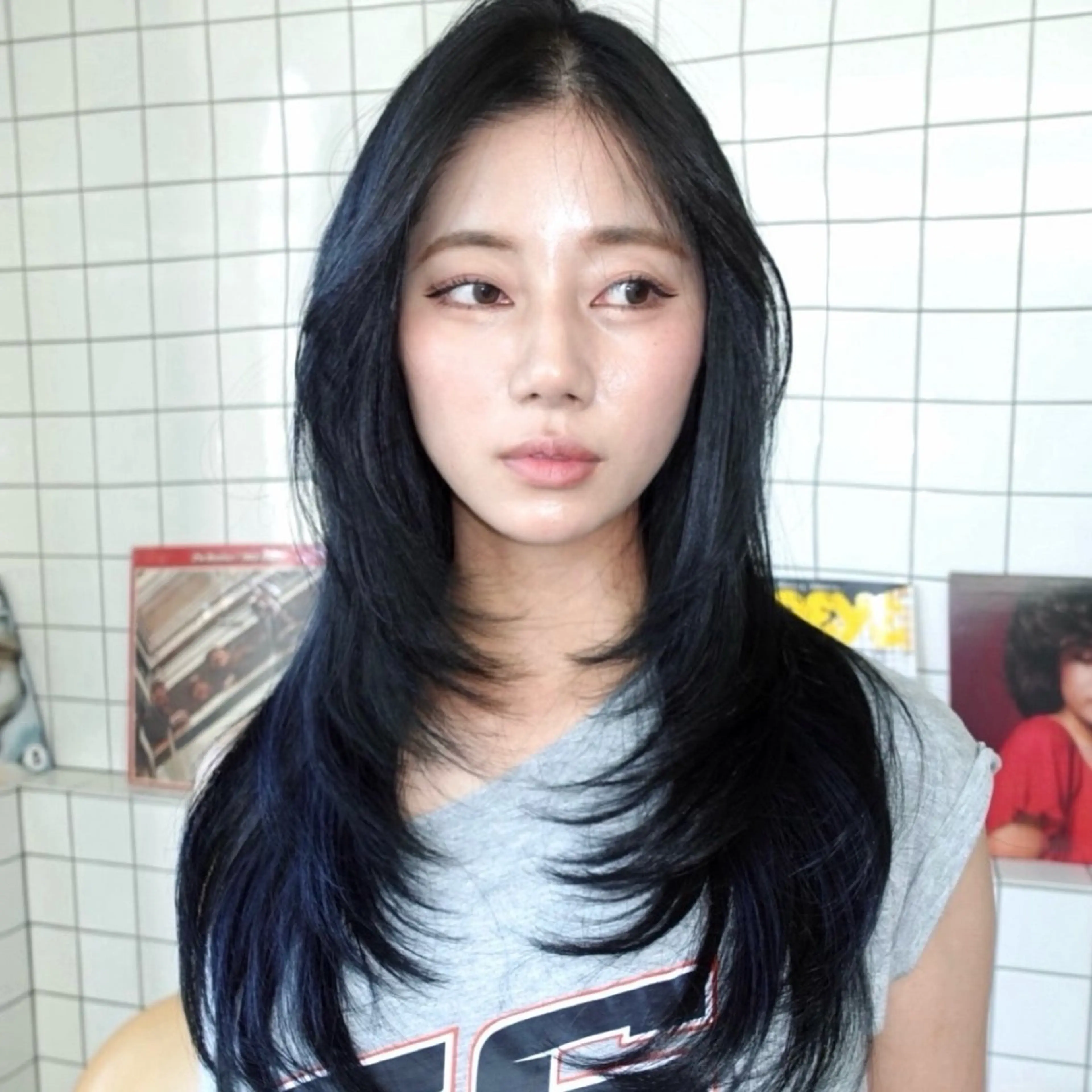 セミロング 顔まわりレイヤー ハッシュカット ハイレイヤー 韓国風ヘア レイヤーカット カット ヘアカラー トリートメント レイヤーカット ハッシュカットのヘアスタイル