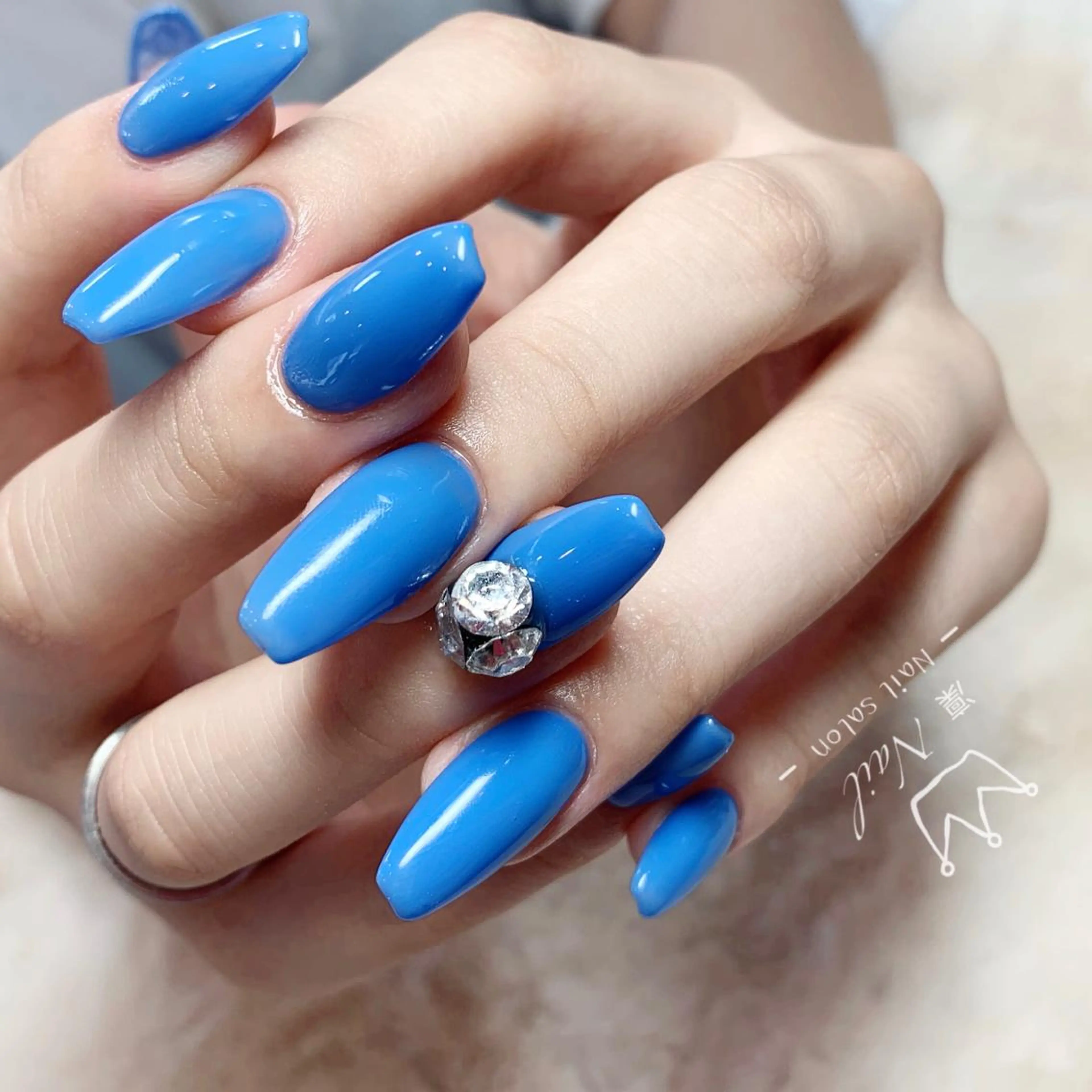 ロング カラー ネイル ストーンネイル Lea NAILsalon所属・Le’a NailSalonのネイルデザイン