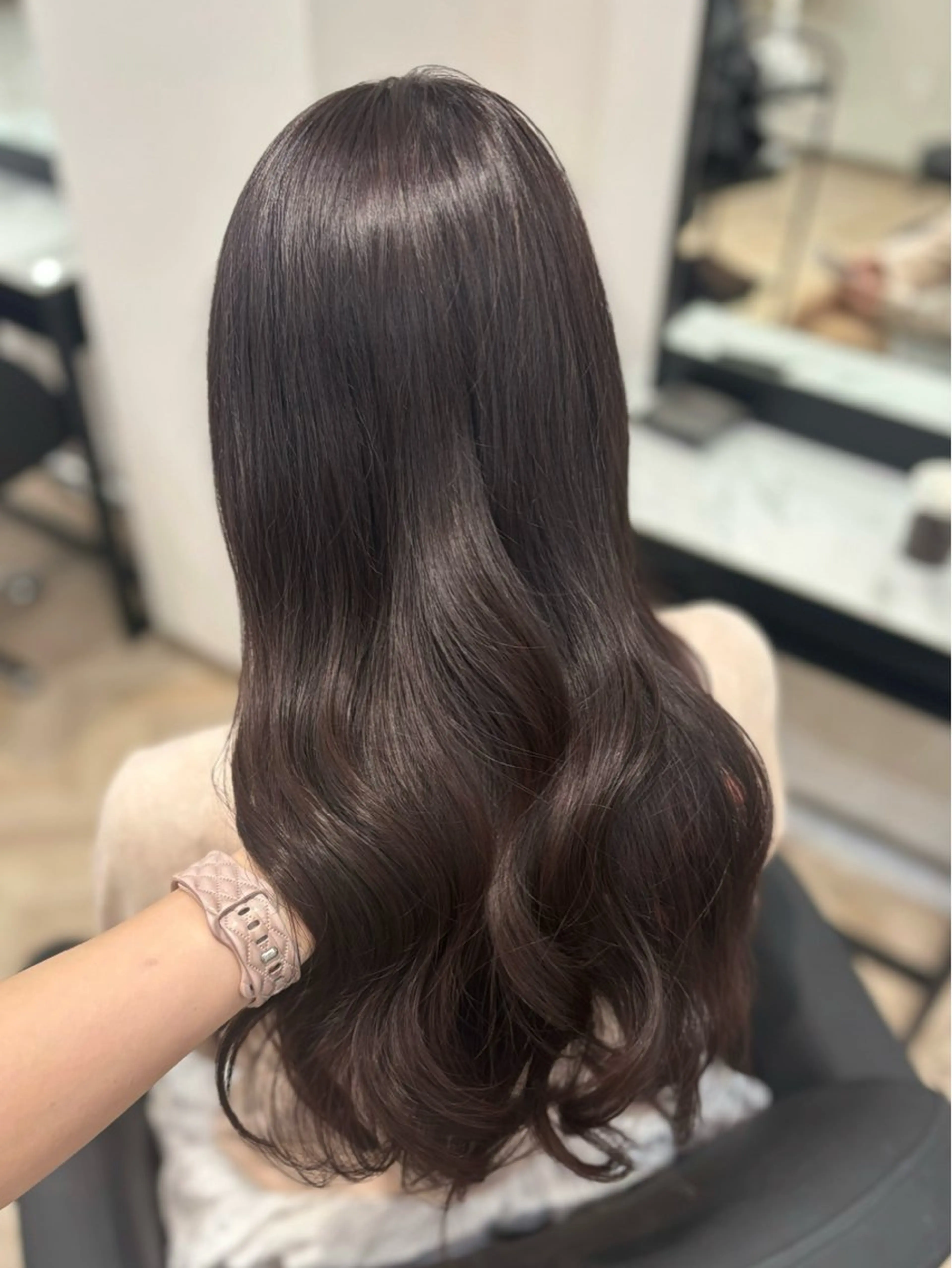 ロング カラー ブリーチ ブラウンカラー チョコレートブラウン ブリーチなしカラー カット ヘアカラー トリートメント 𝒎𝒐𝒆🩰 名駅/ヘアメ/暖色♡のヘアスタイル