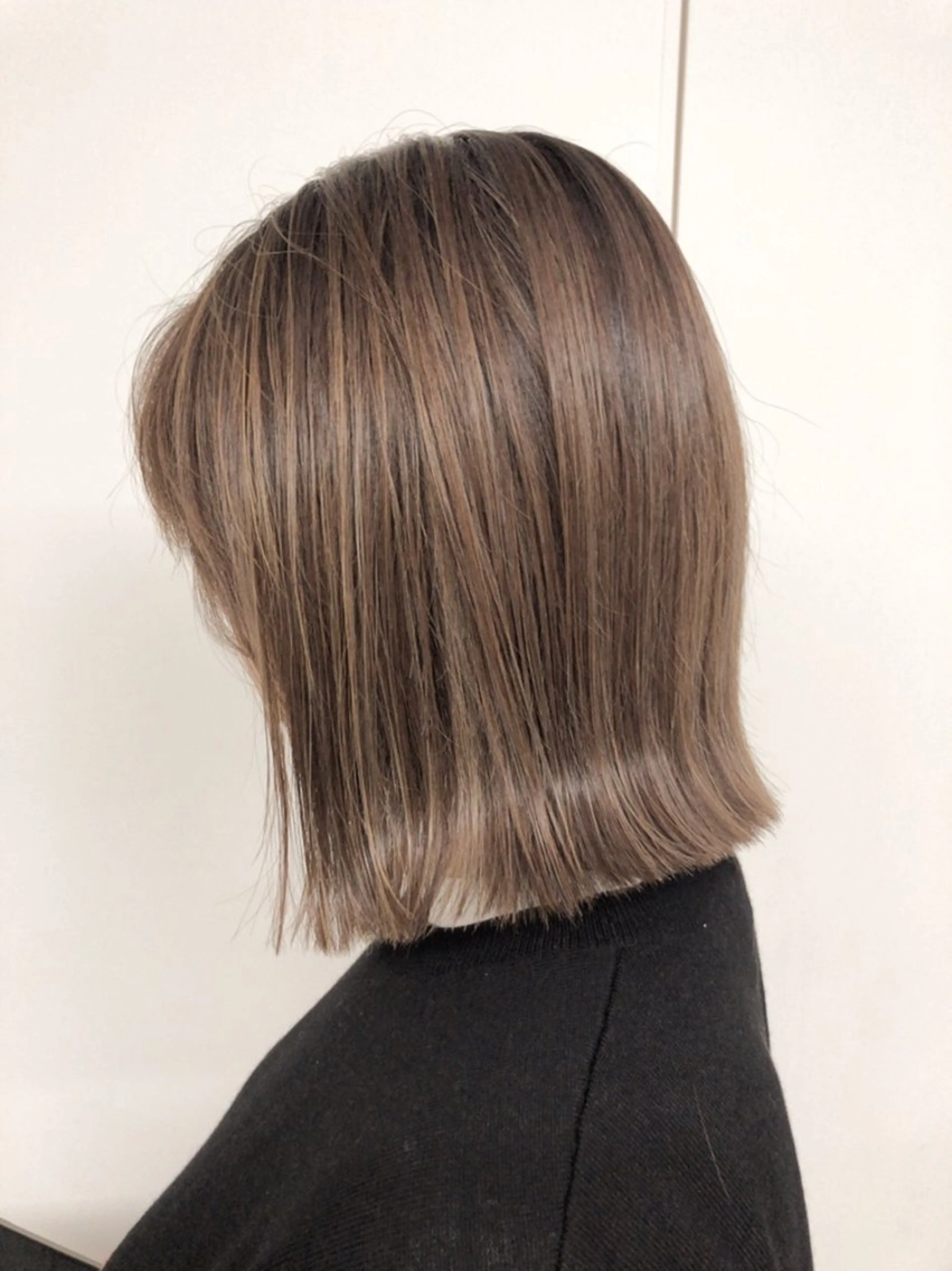 ショート カラー 切りっぱなしボブ ベージュカラー ハイライトカラー ボブ ハイライト ヘアカラー トリートメント ヘアセット Hair Salon BOTTOMS所属・✨透明感ケアカラー✨ 長野ゆきなのヘアスタイル