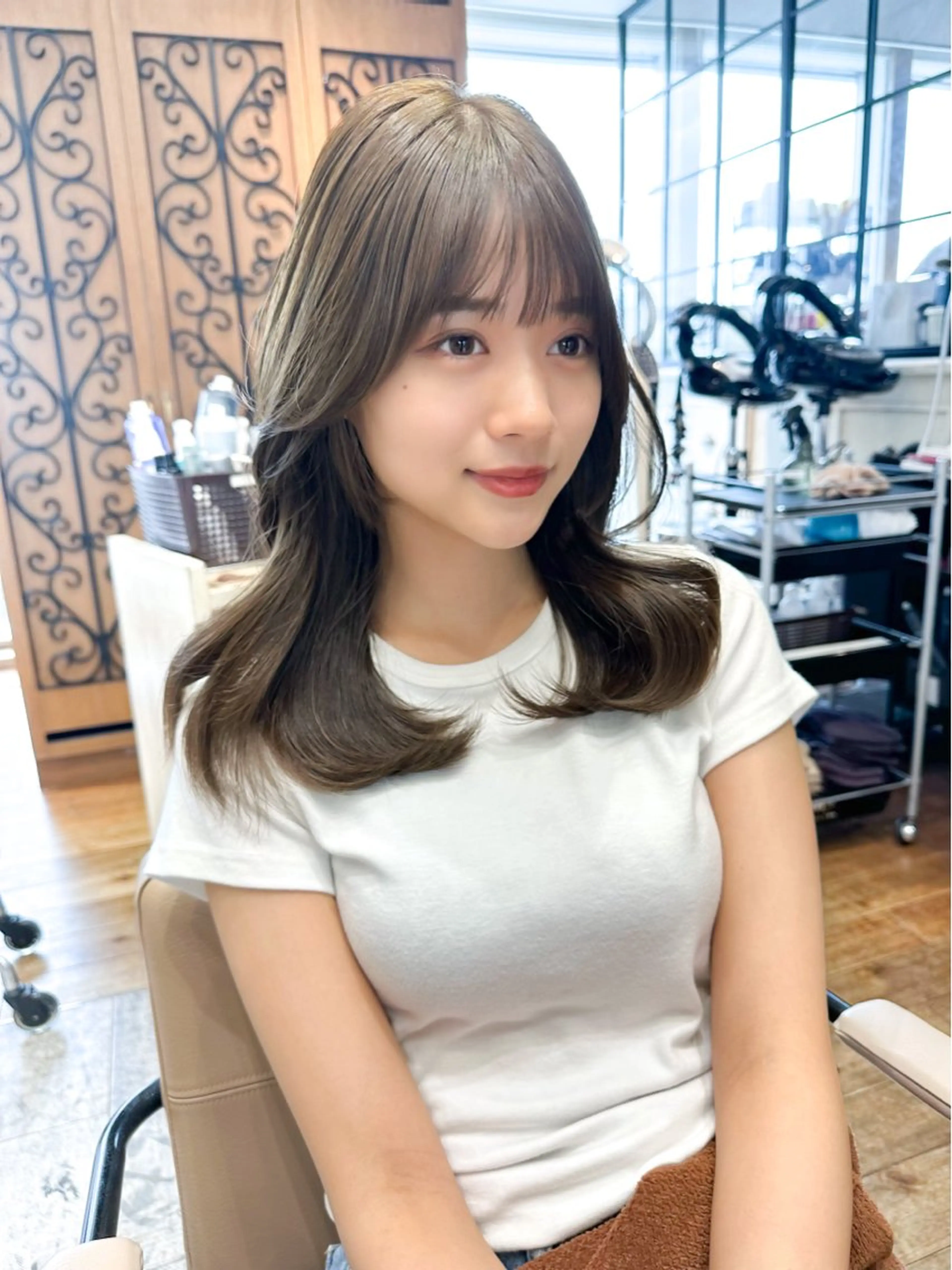 セミロング カラー ベージュカラー ブラウンカラー ブラウンベージュ オリーブベージュ くびれヘア カット ヘアカラー トリートメント 顔周り/くびれヘア 韓国ヘア💕風間るなのヘアスタイル