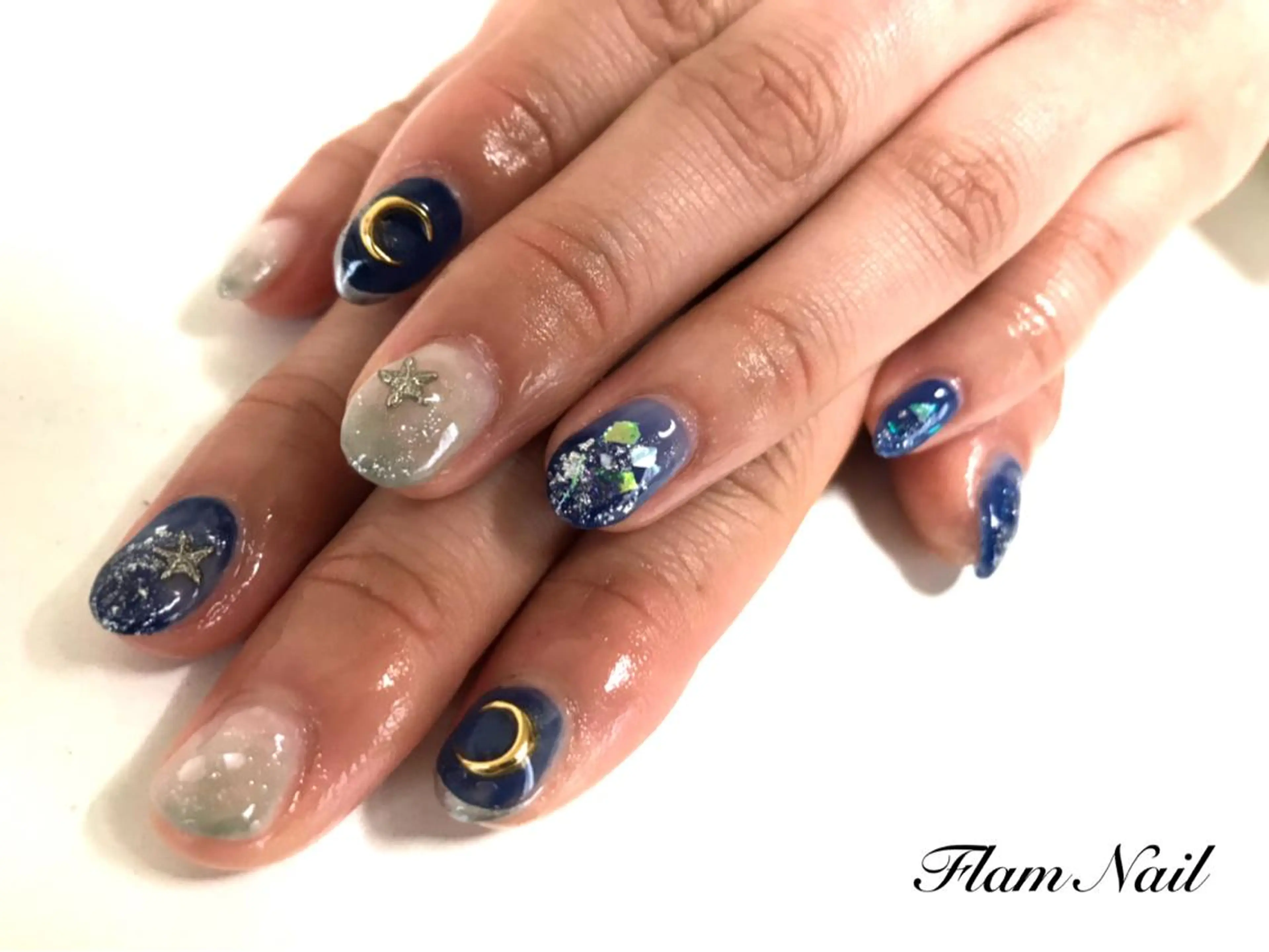 ネイル ブルー ラメ(グリッター) ネイビー ニュアンスネイル Flam Nailのネイルデザイン