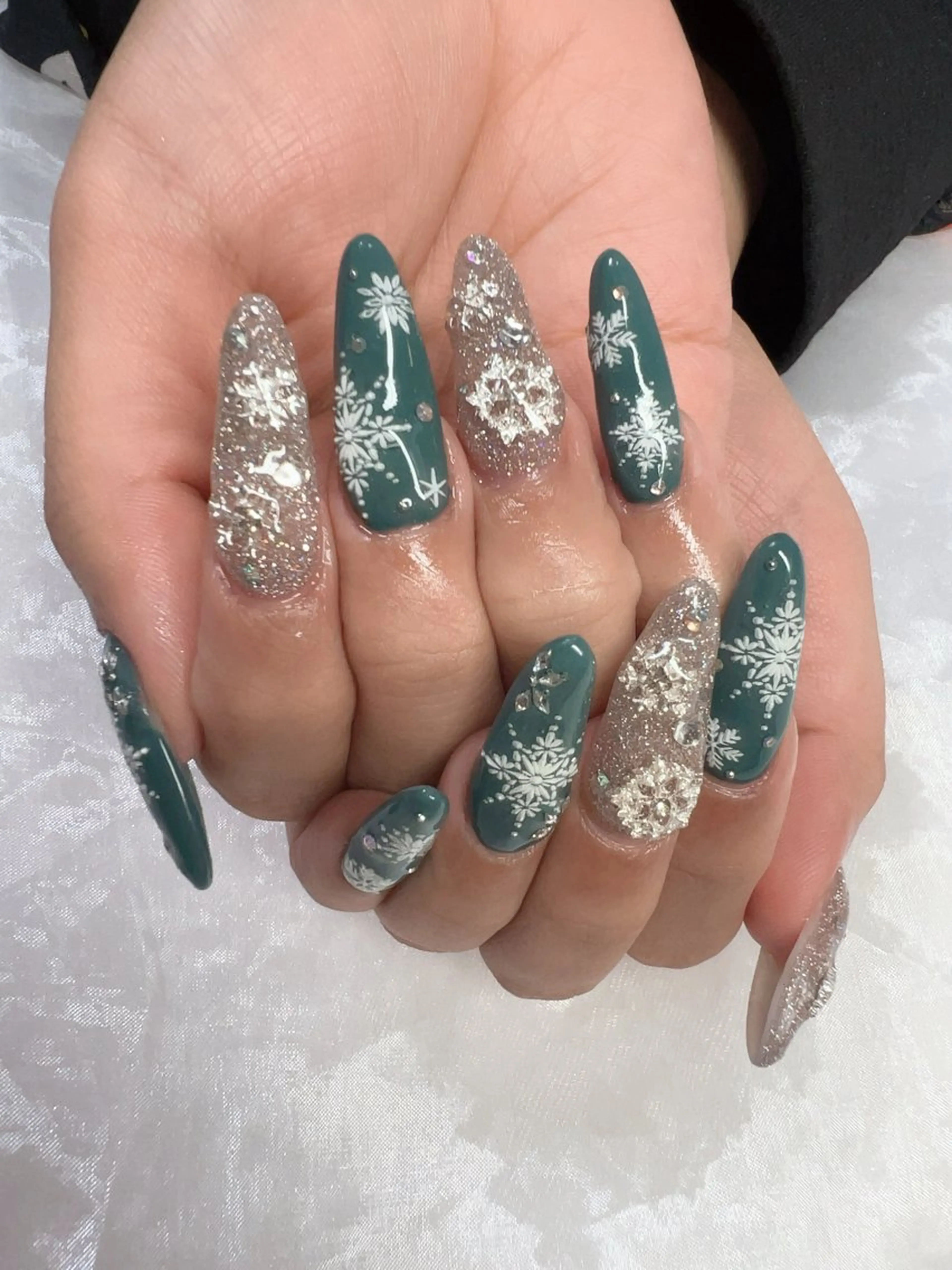 ネイル Rire_eye+beauty_nail所属・Rire_ nail_yukiのネイルデザイン