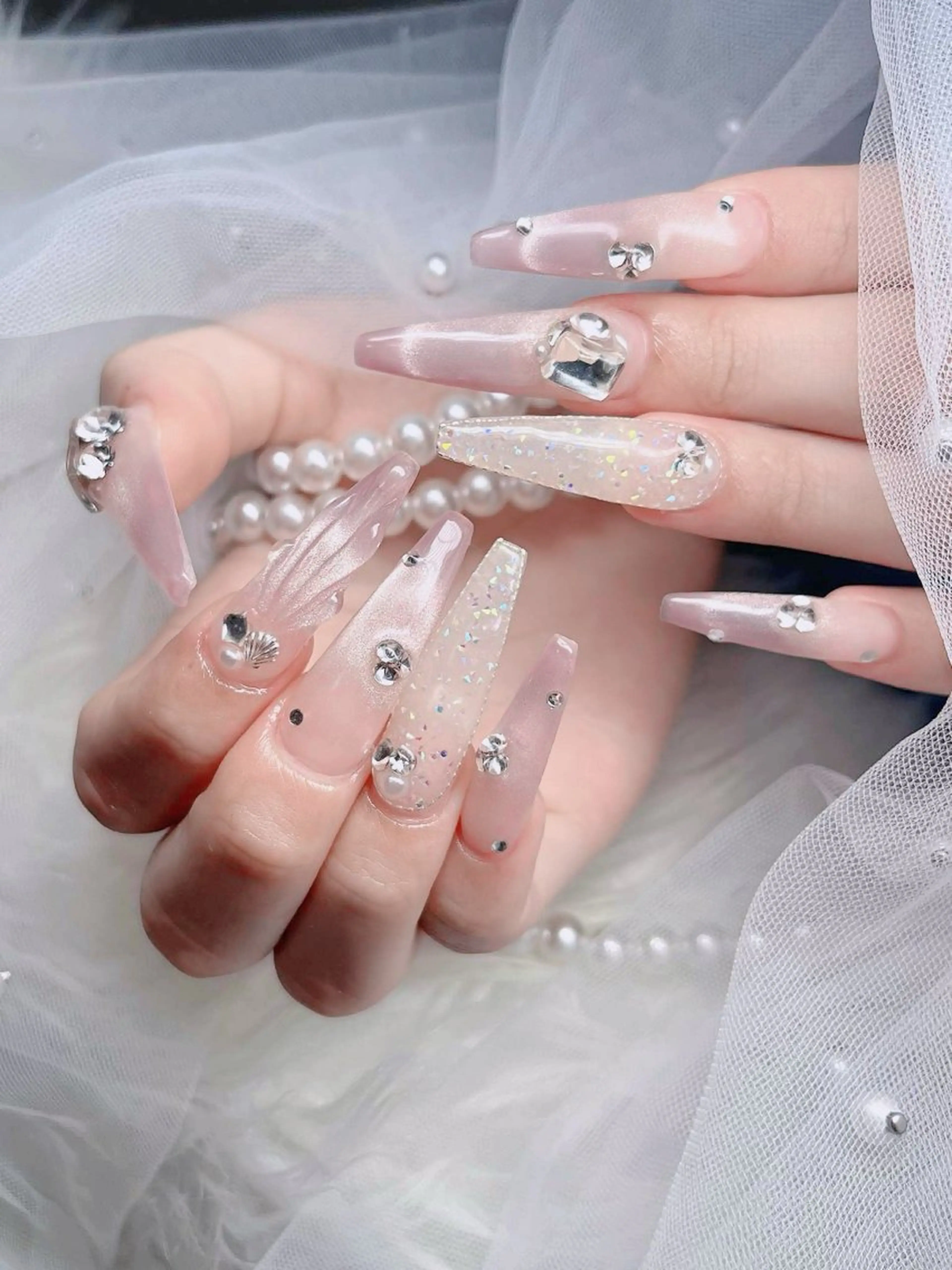 ネイル フレンチネイル ジェルネイル ガラスフレンチ ハロウィン ハート H.baby Nail Salonのネイルデザイン