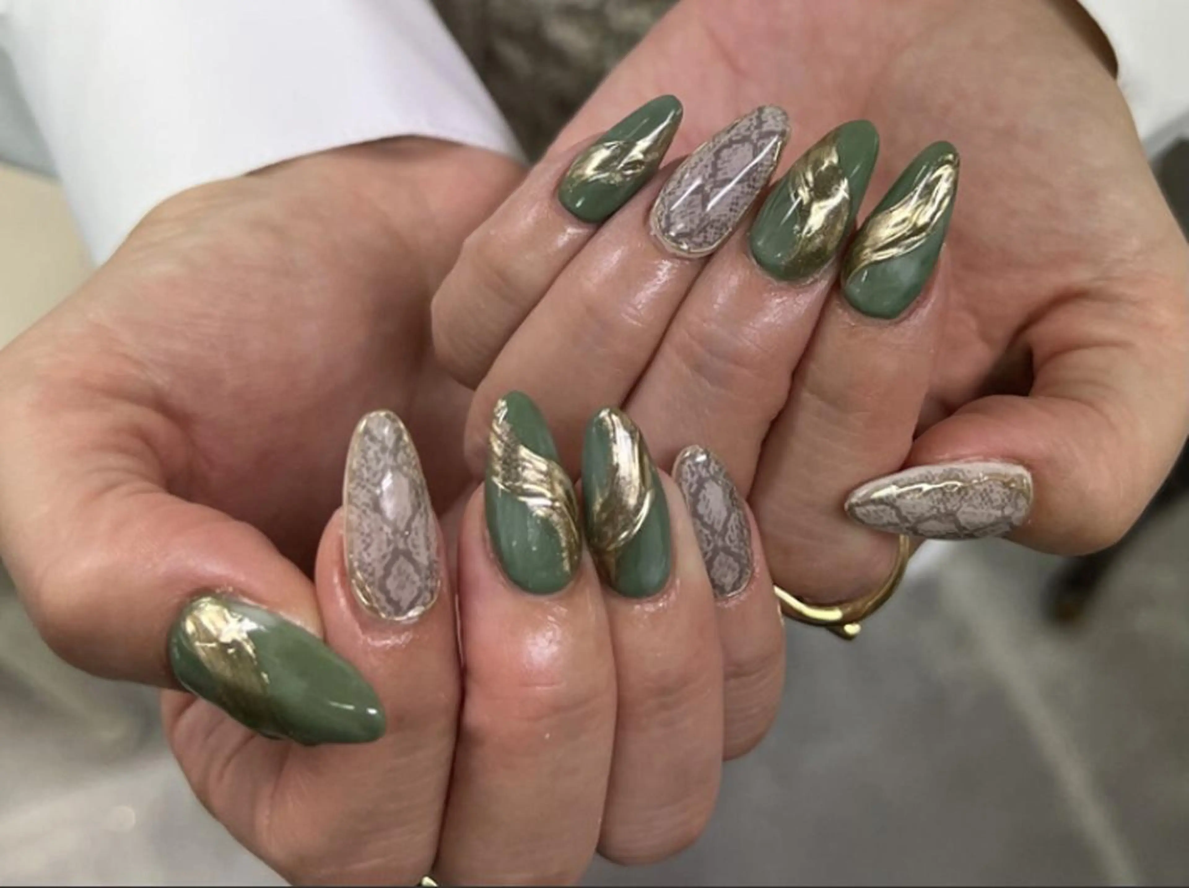 ネイル nailstudio eviz新宿店のネイルデザイン