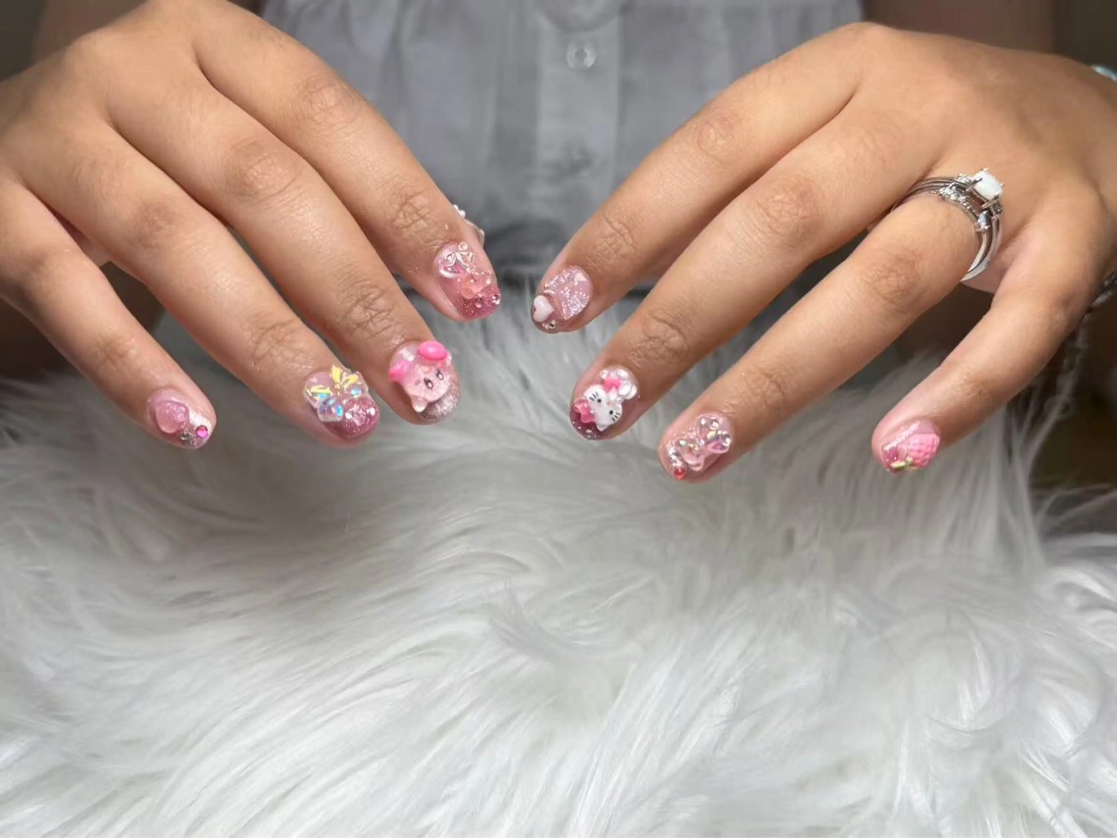 ネイル チークネイル フレンチネイル ジェルネイル グラデーション ハート ハンドネイル moomi nail スカルプ専門のネイルデザイン