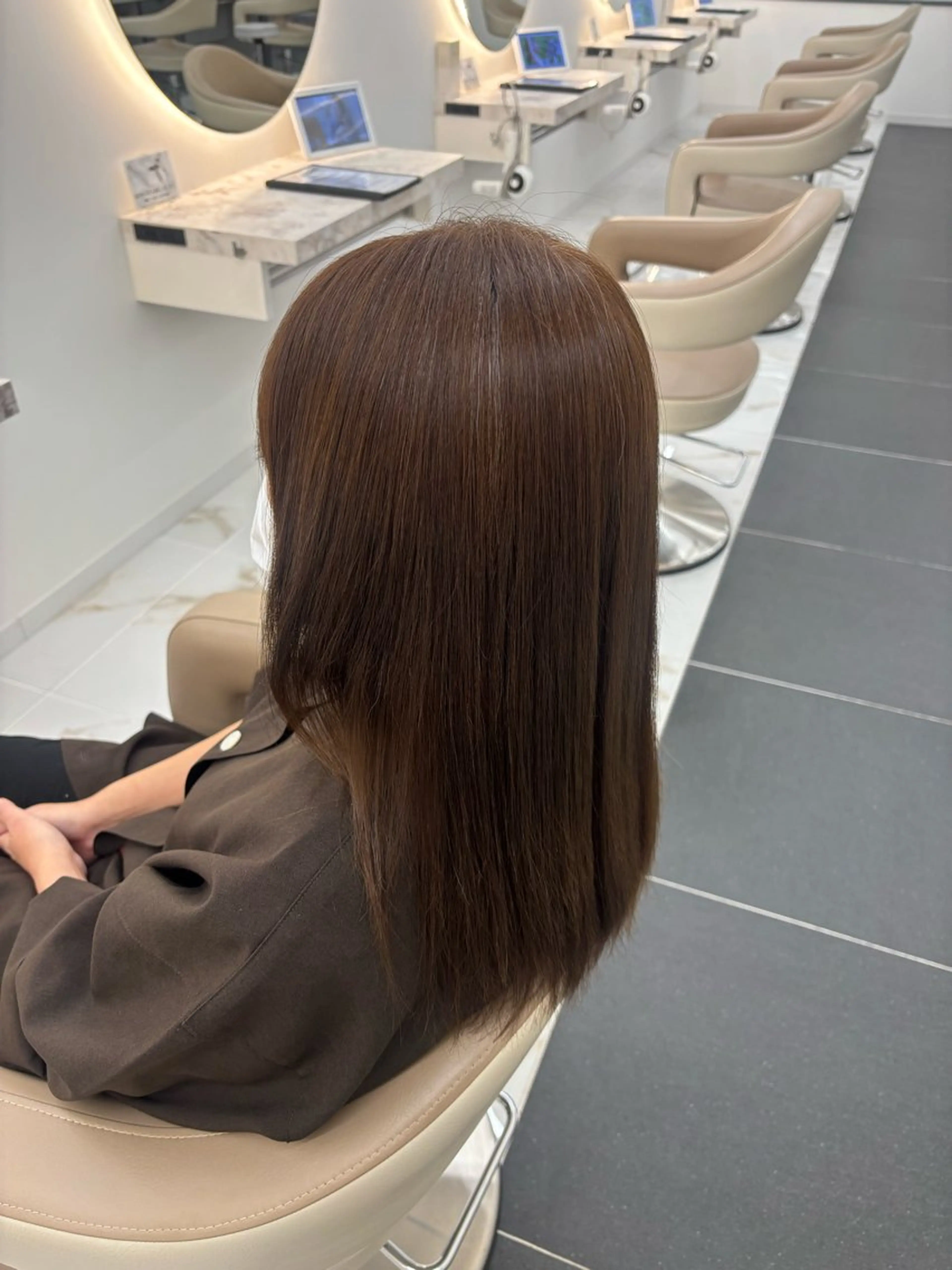 ロング ヘアカラー しんさか れいとのヘアスタイル