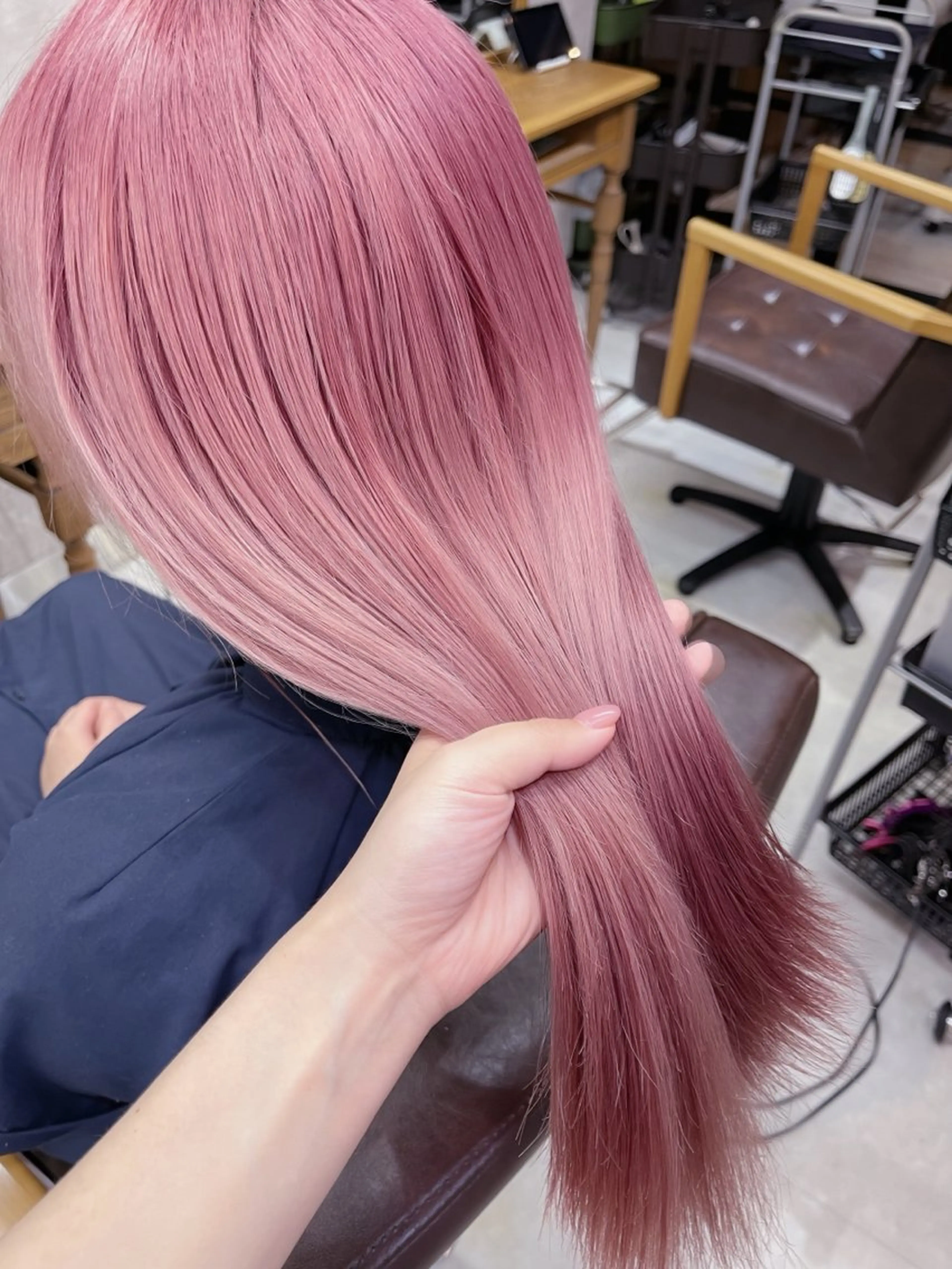 セミロング ヘアカラー Colore（コローレ）所属・顔タイプ/ダブルカラ ー/りりかのヘアスタイル