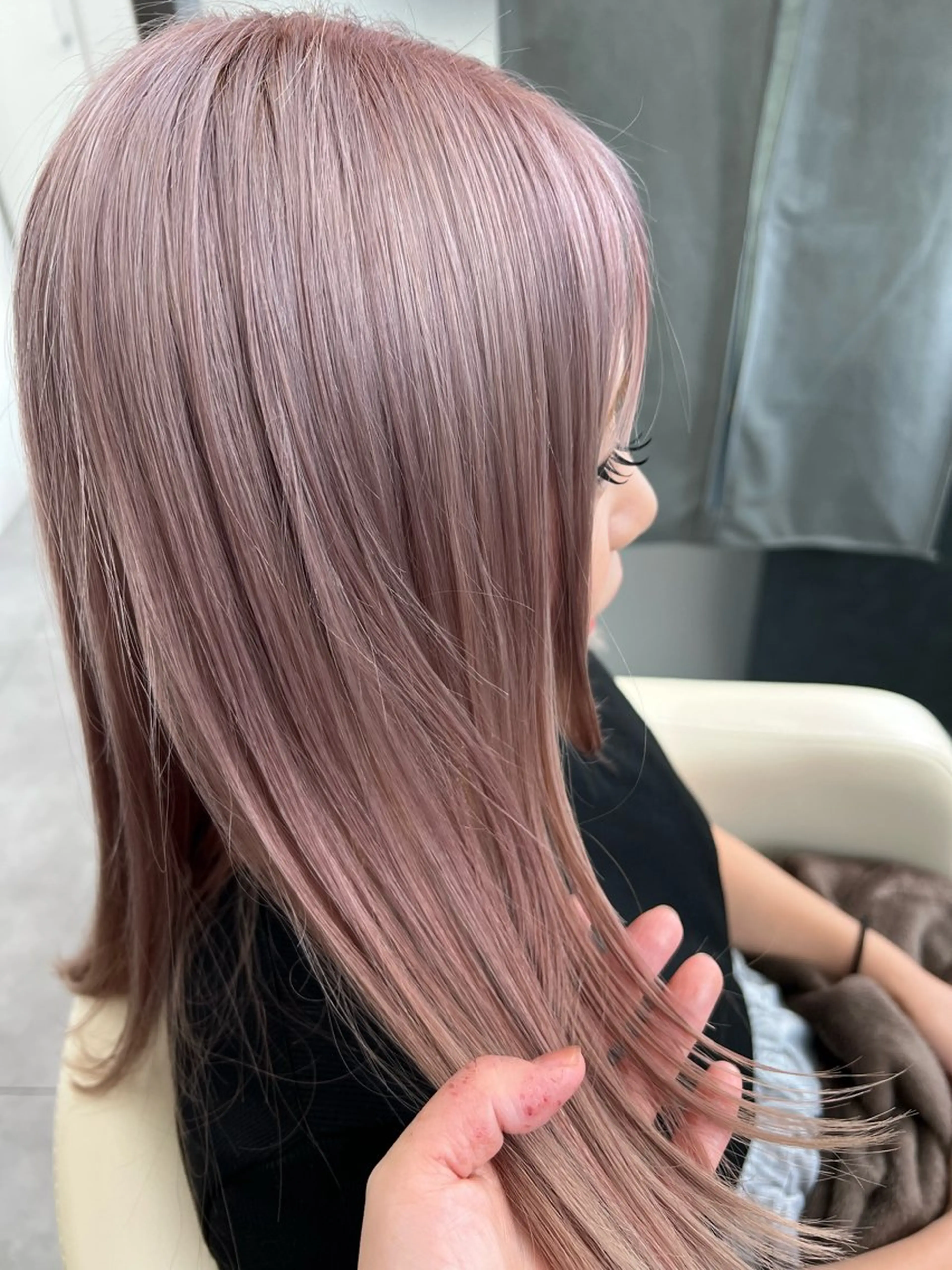 カラー ハイトーン /愛子のヘアスタイル