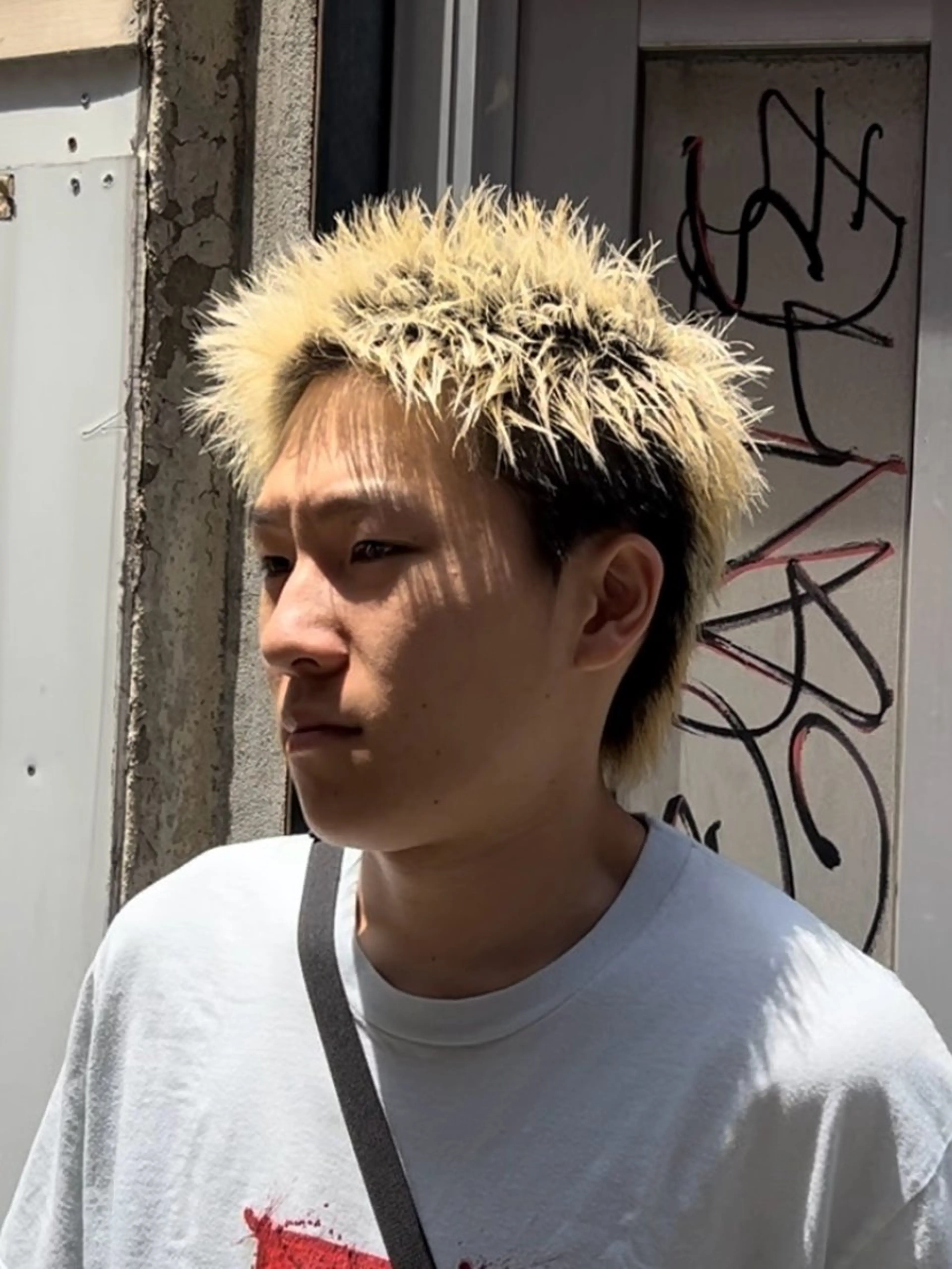 ショート カラー メンズ スパイキーショート 刈り上げ メンズウルフカット ショートヘア ウルフカット X メンズ特化/ 中村郁人のヘアスタイル