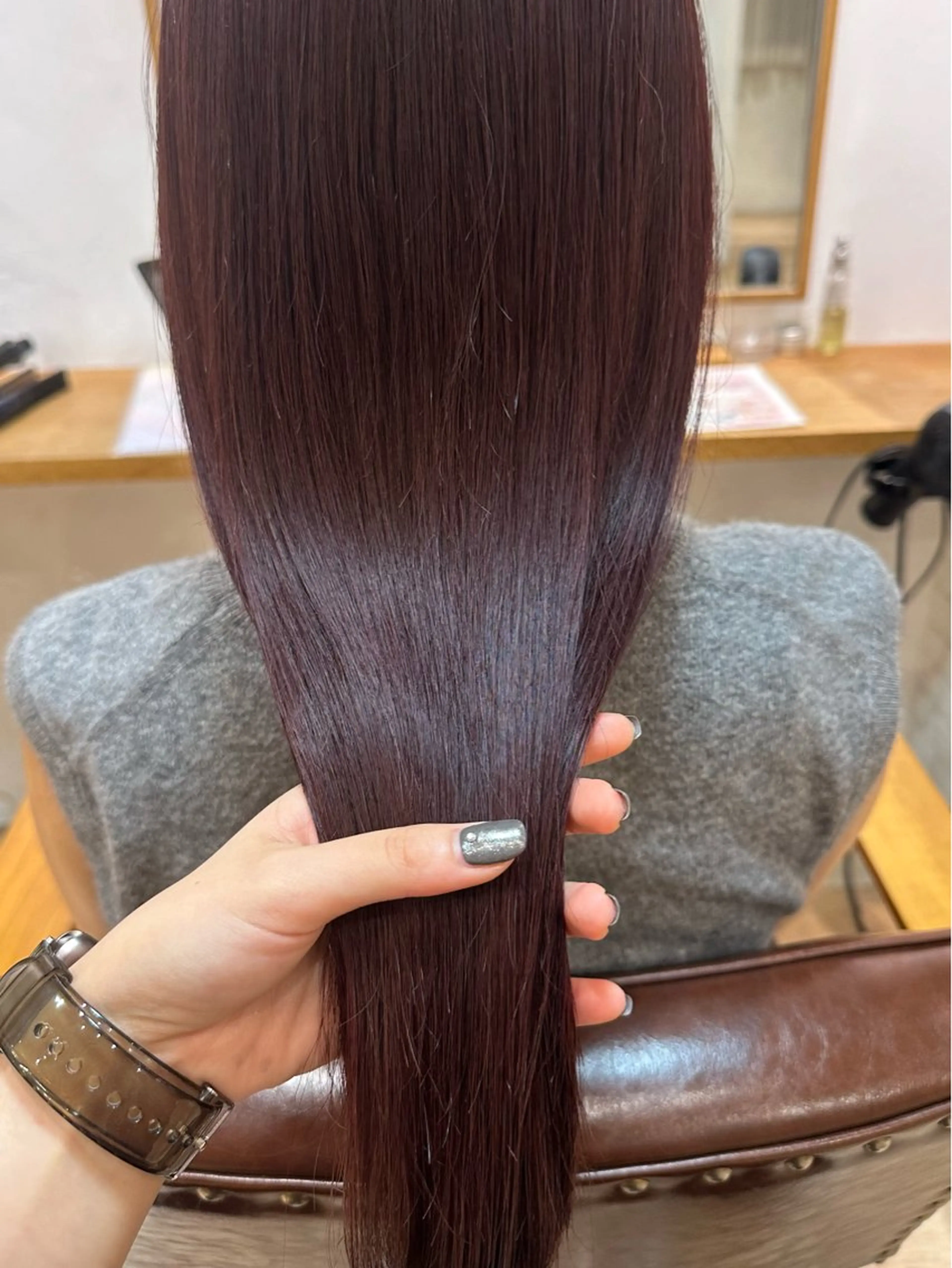 ロング カラー ブリーチ ボルドーカラー ハイトーンカラー ブリーチなしカラー ボブ カット ヘアカラー トリートメント REINA☁️透明感 カラー/ぷつっと♡のヘアスタイル