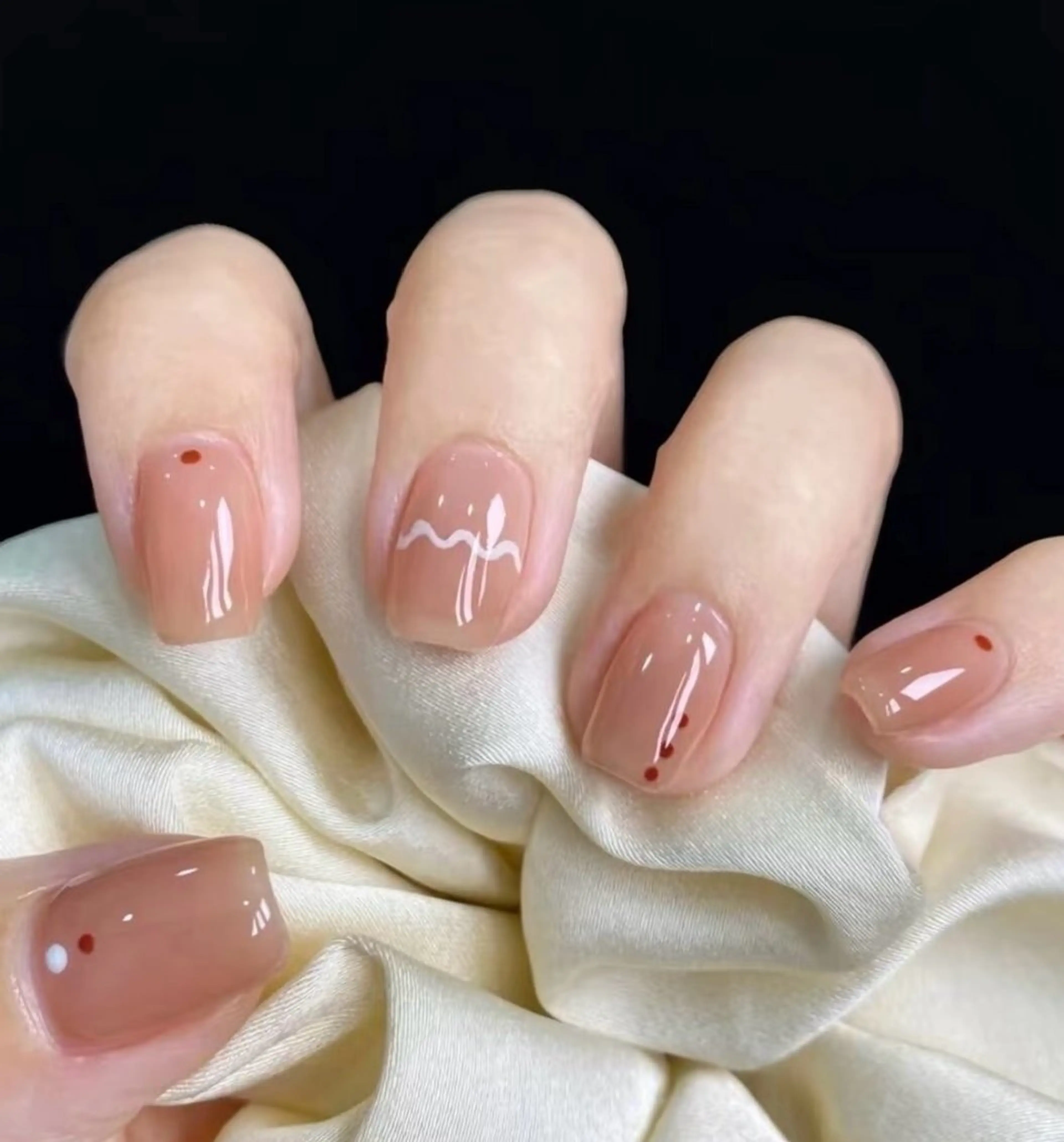 ネイル 高木 維麗絲のネイルデザイン