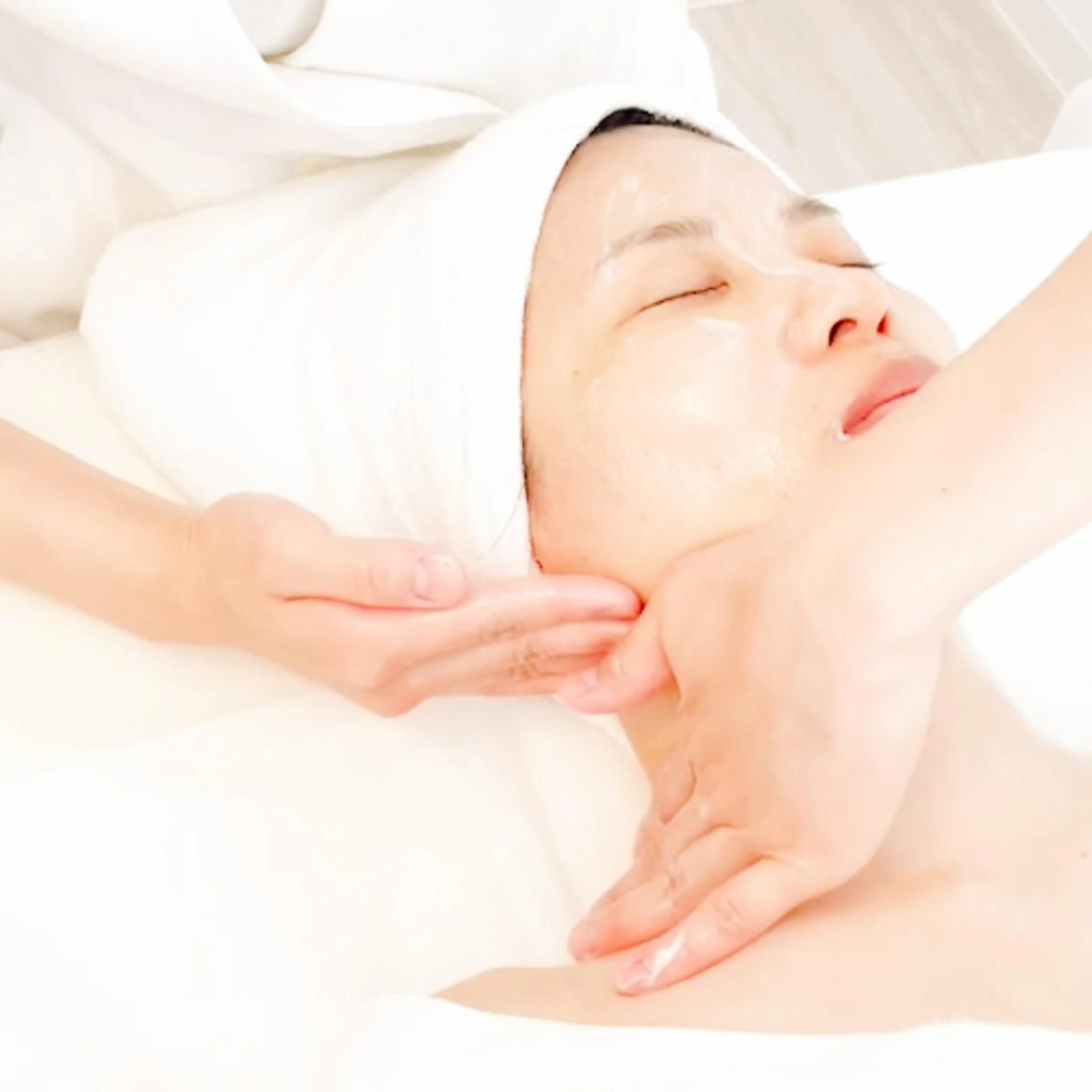 【はじめまして限定】通常フェイシャル30分に首肩デコルテ+フットケアをプレゼント🎁合計50分💓口コミ投稿必須✨の写真