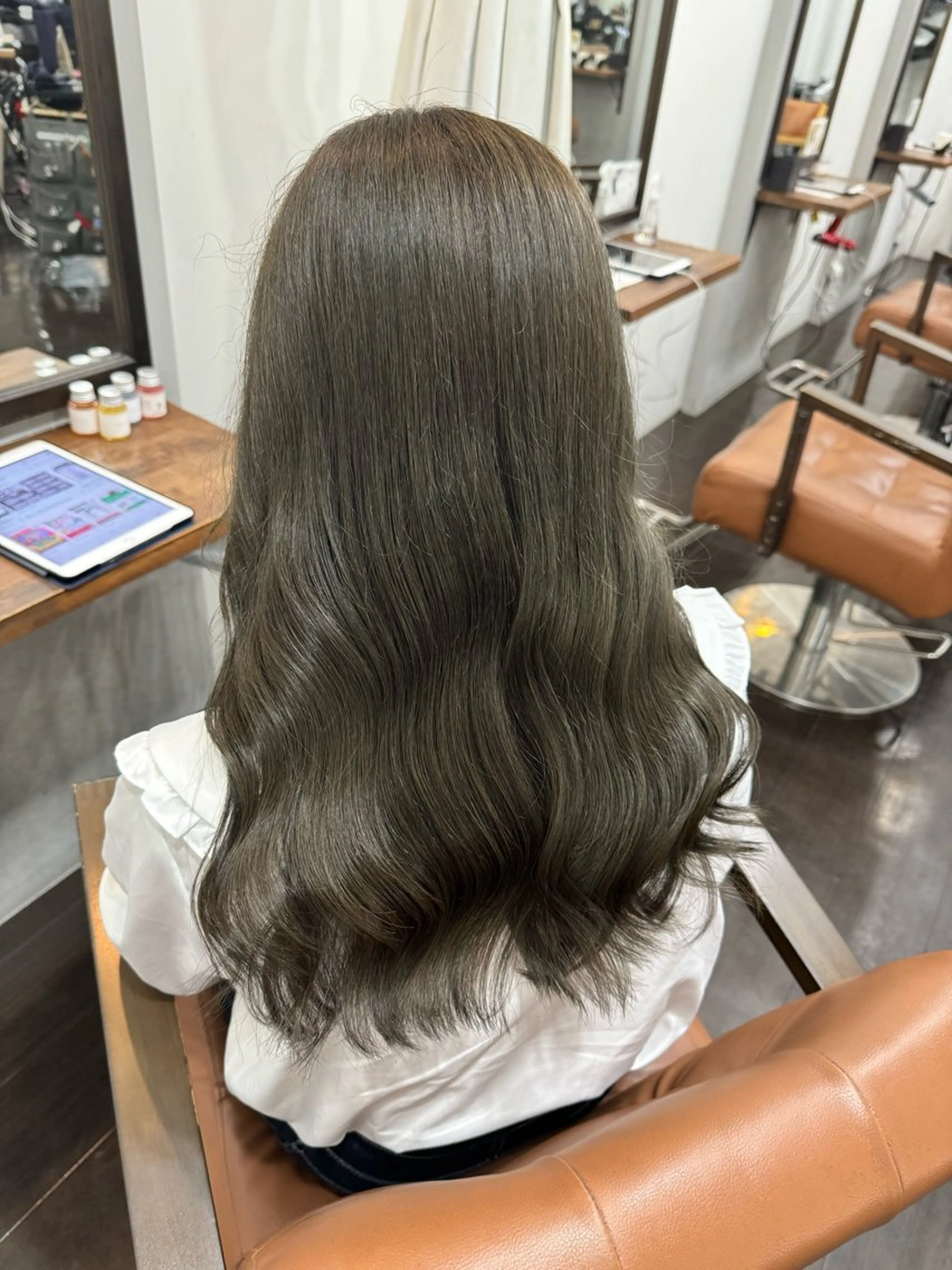 セミロング ヘアカラー トリートメント 難波 茜のヘアスタイル