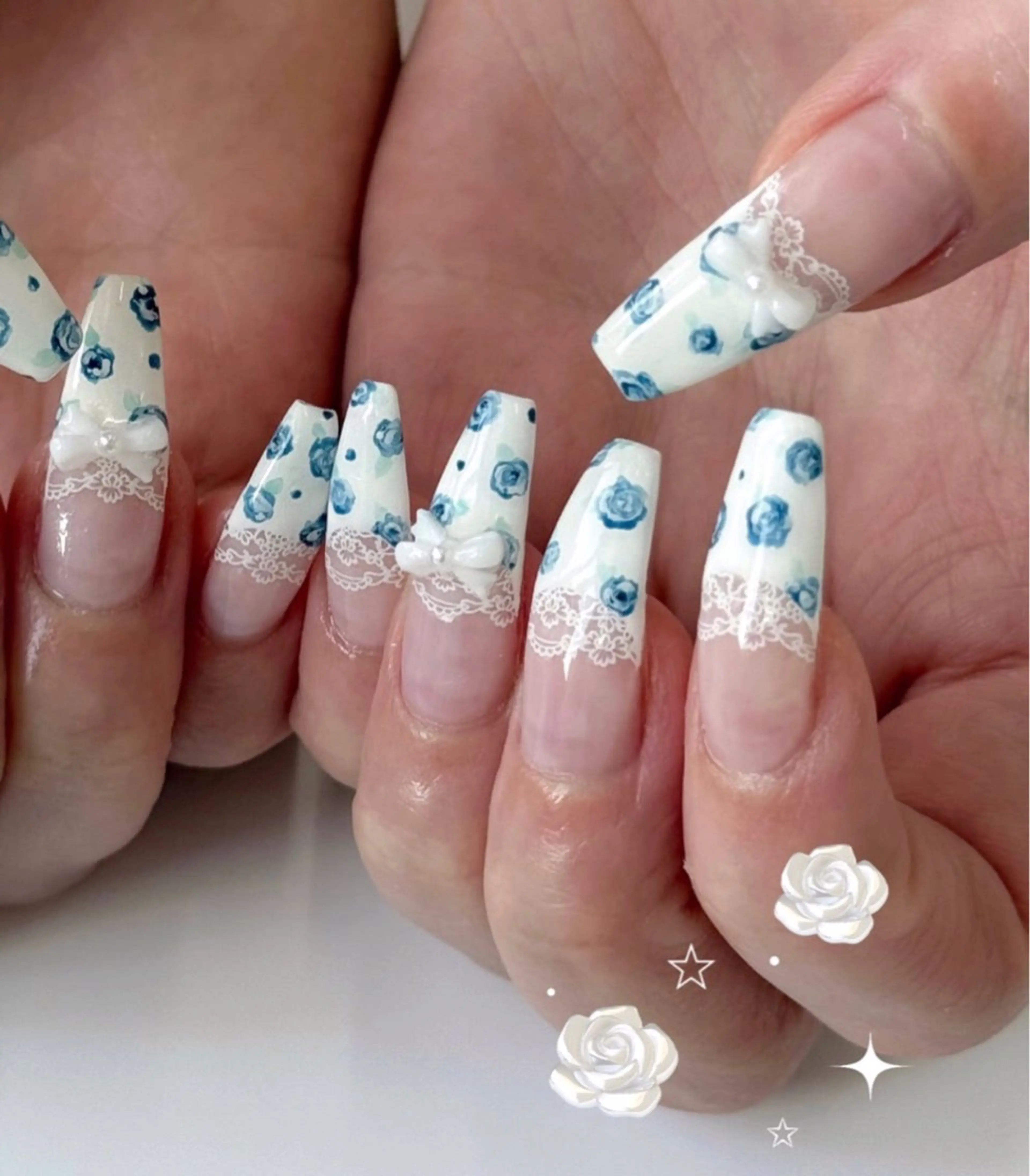 ネイル 長さ出し グラデーション キラキラネイル 韓国ネイル ラメ(グリッター) ハンドネイル ハンドケア Chisa Nail Studio所属・チ サのネイルデザイン