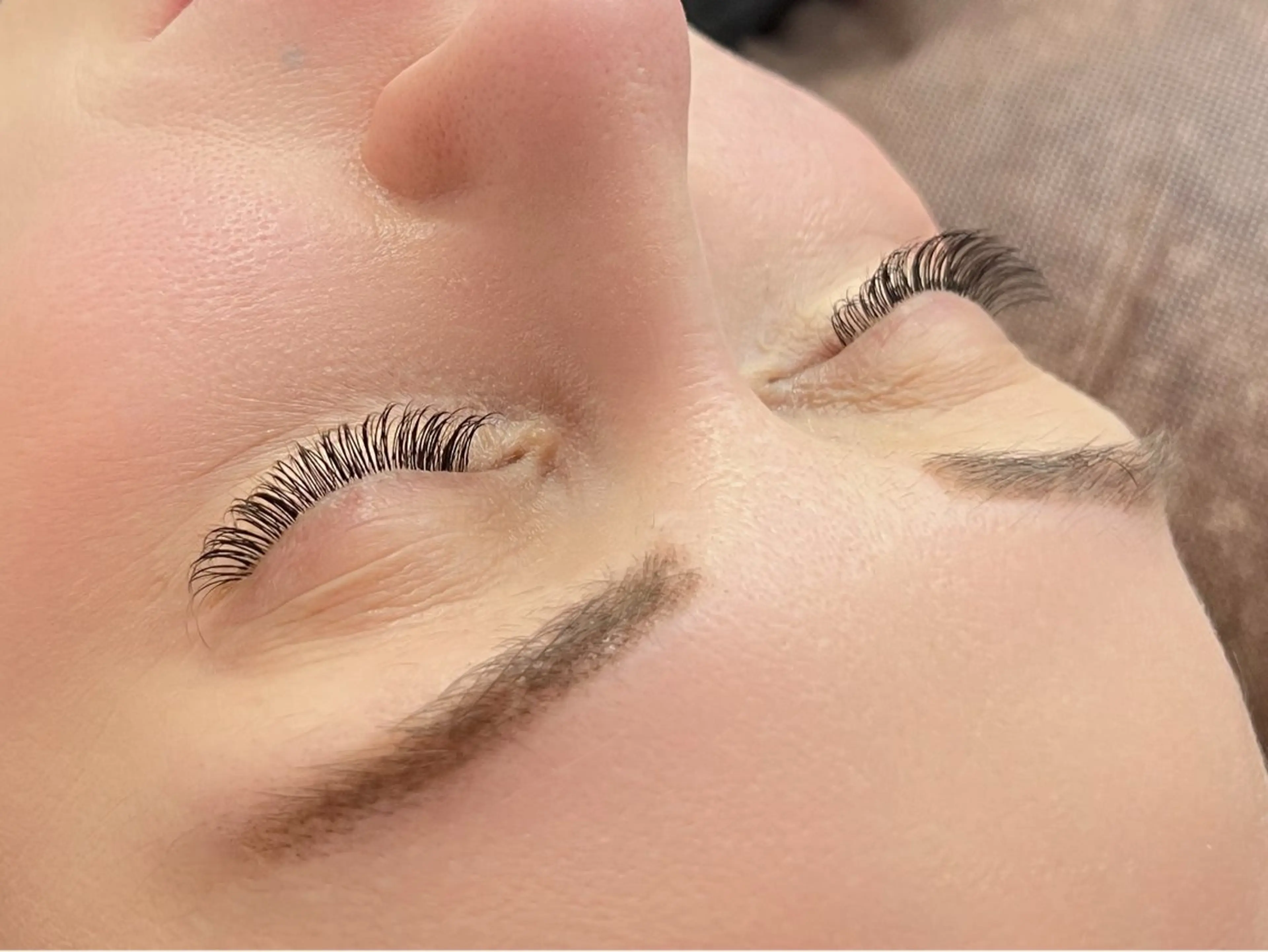 🦋LEDエクステ100本無料練習モデル🦋付け足しやお直し不可の写真