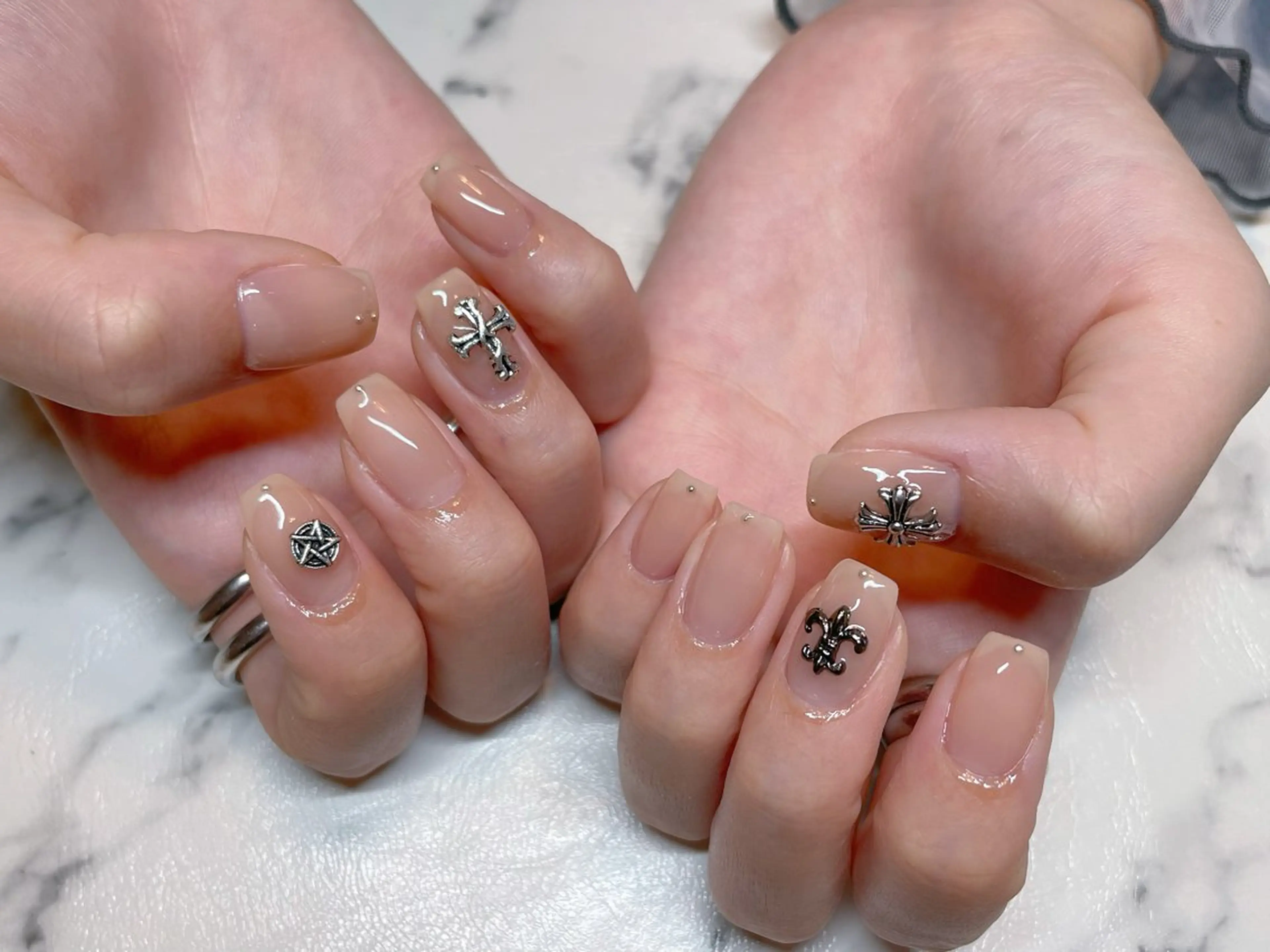 ネイル ストーンネイル ハンドネイル エン Nail salonのネイルデザイン