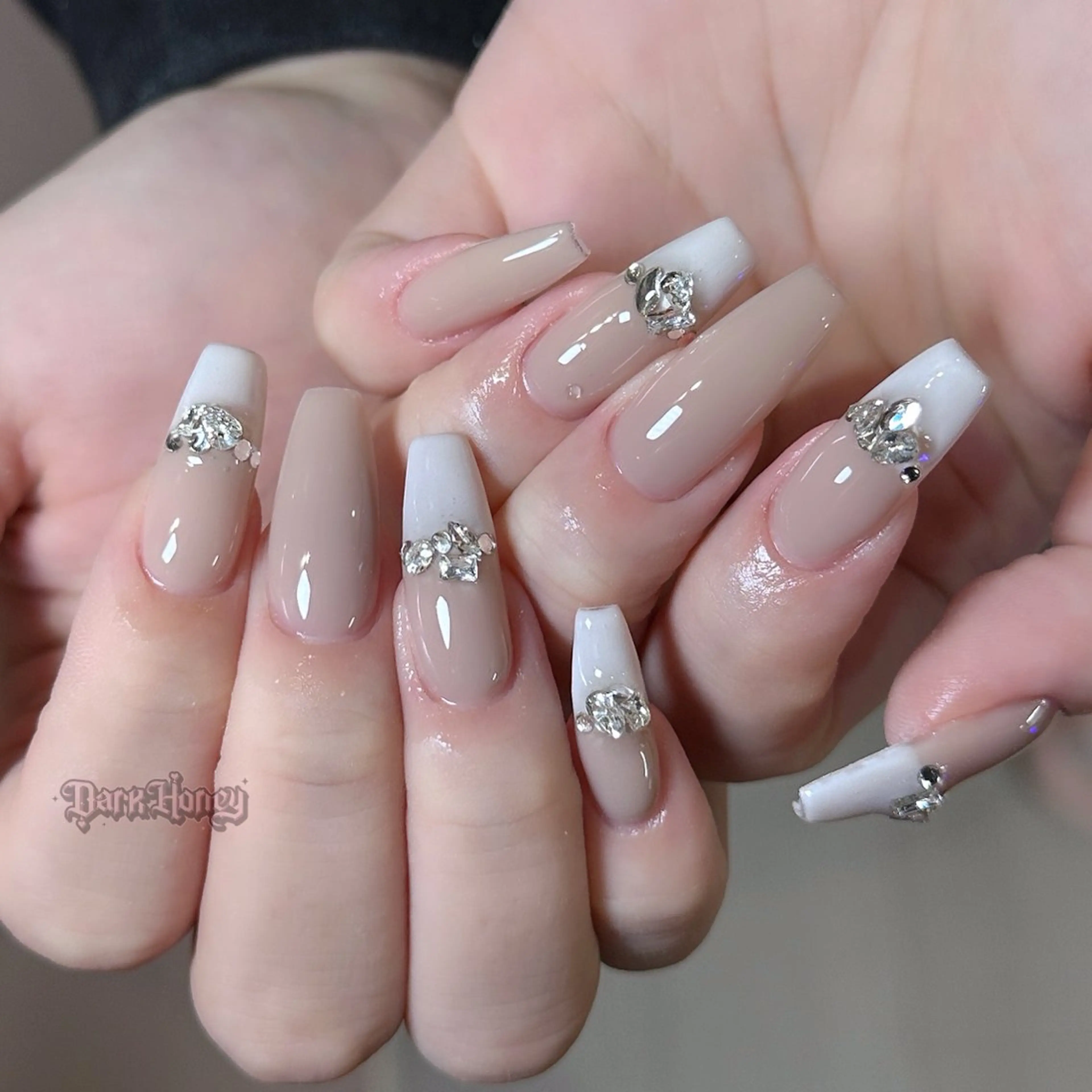 ネイル ハンドネイル ハンドケア DarkHoney 池袋店のネイルデザイン