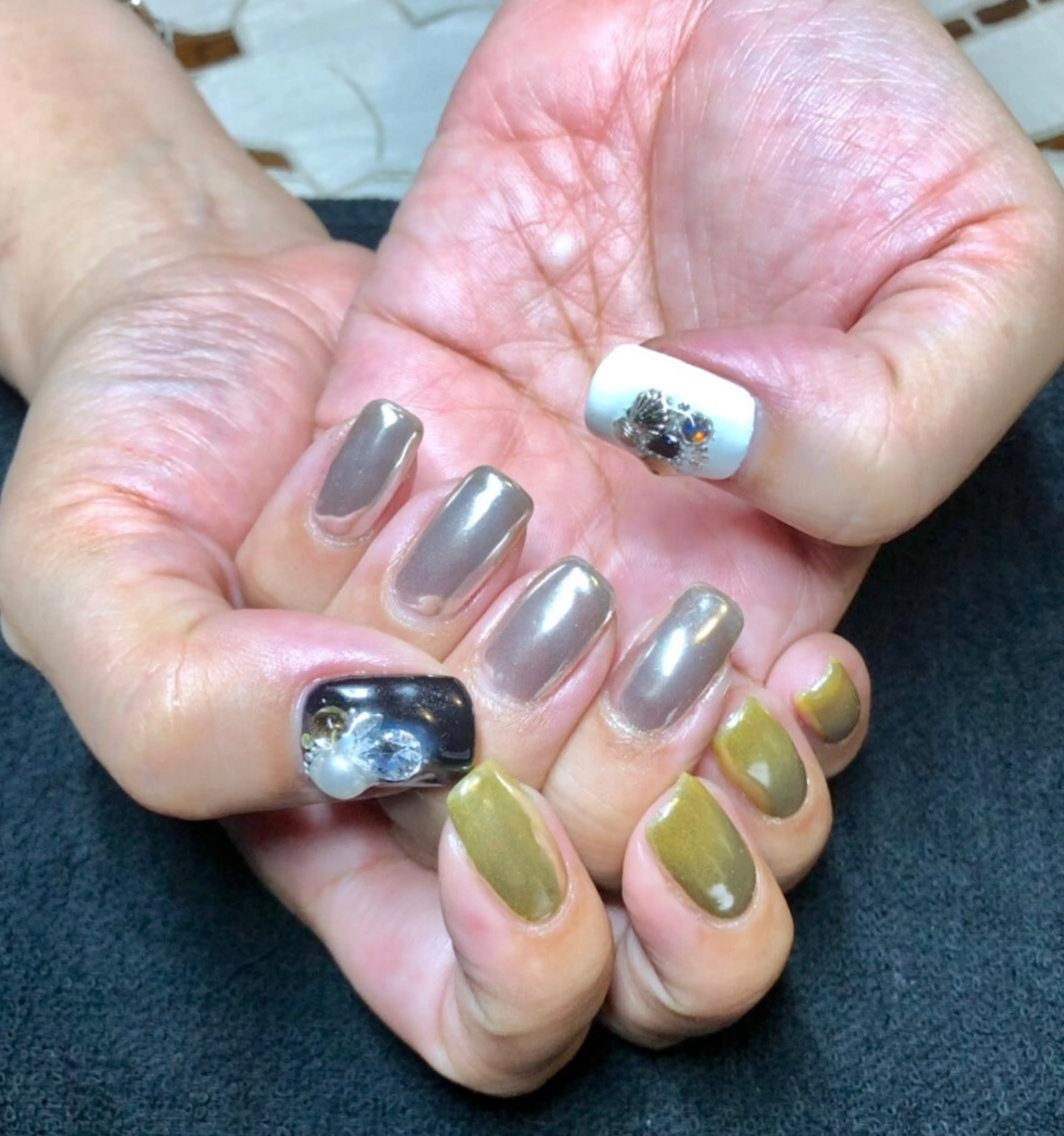 ミディアム ネイル マツエク・マツパ ミラーネイル nail&eye Aoのマツエク・マツパデザイン