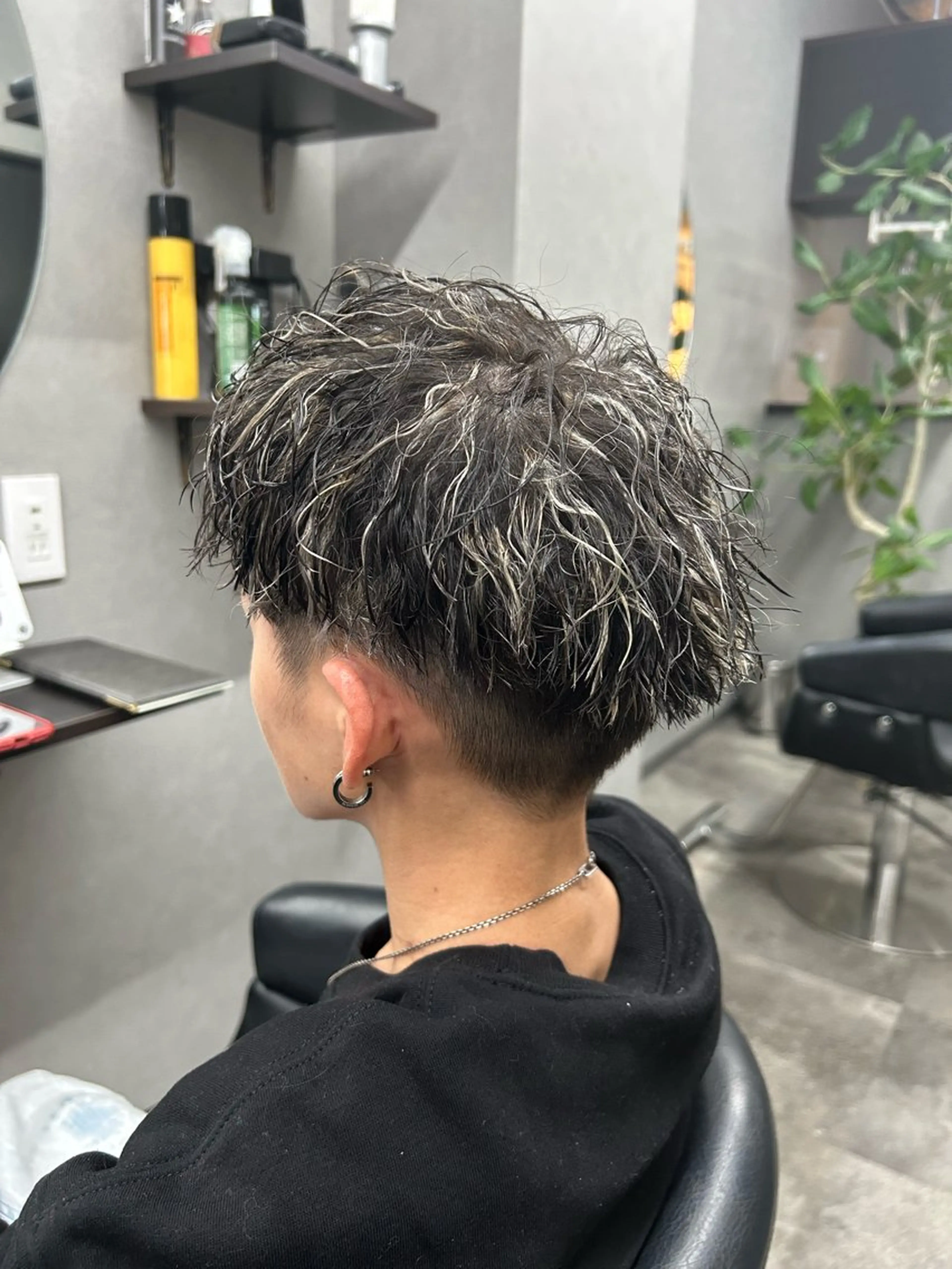 ショート カラー パーマ メンズ カット ヘアカラー パーマ ゲーマー美容師 KENTOのヘアスタイル