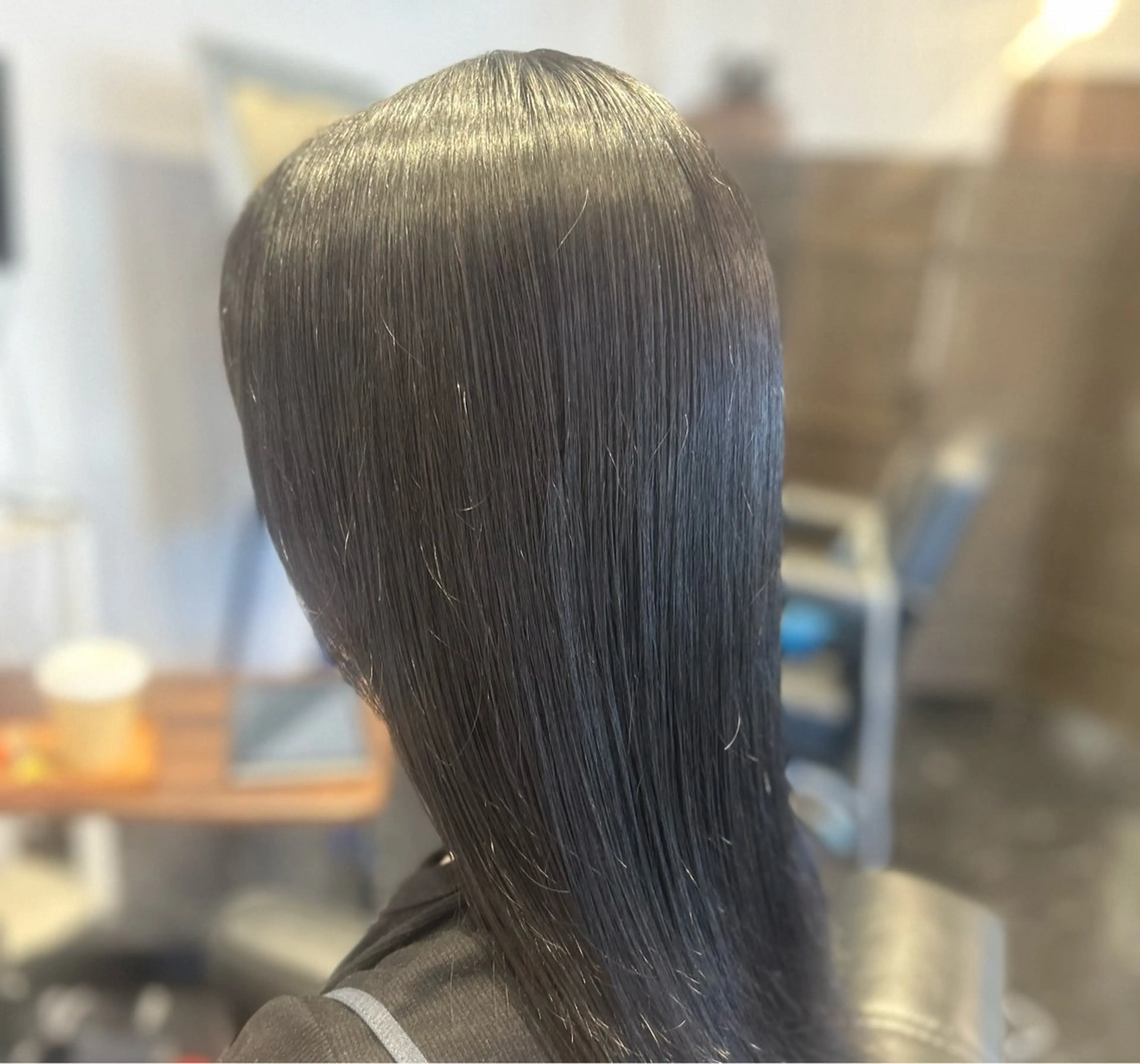 セミロング カット 縮毛矯正 トリートメント ヘッドスパ Terra hair makeのヘアスタイル