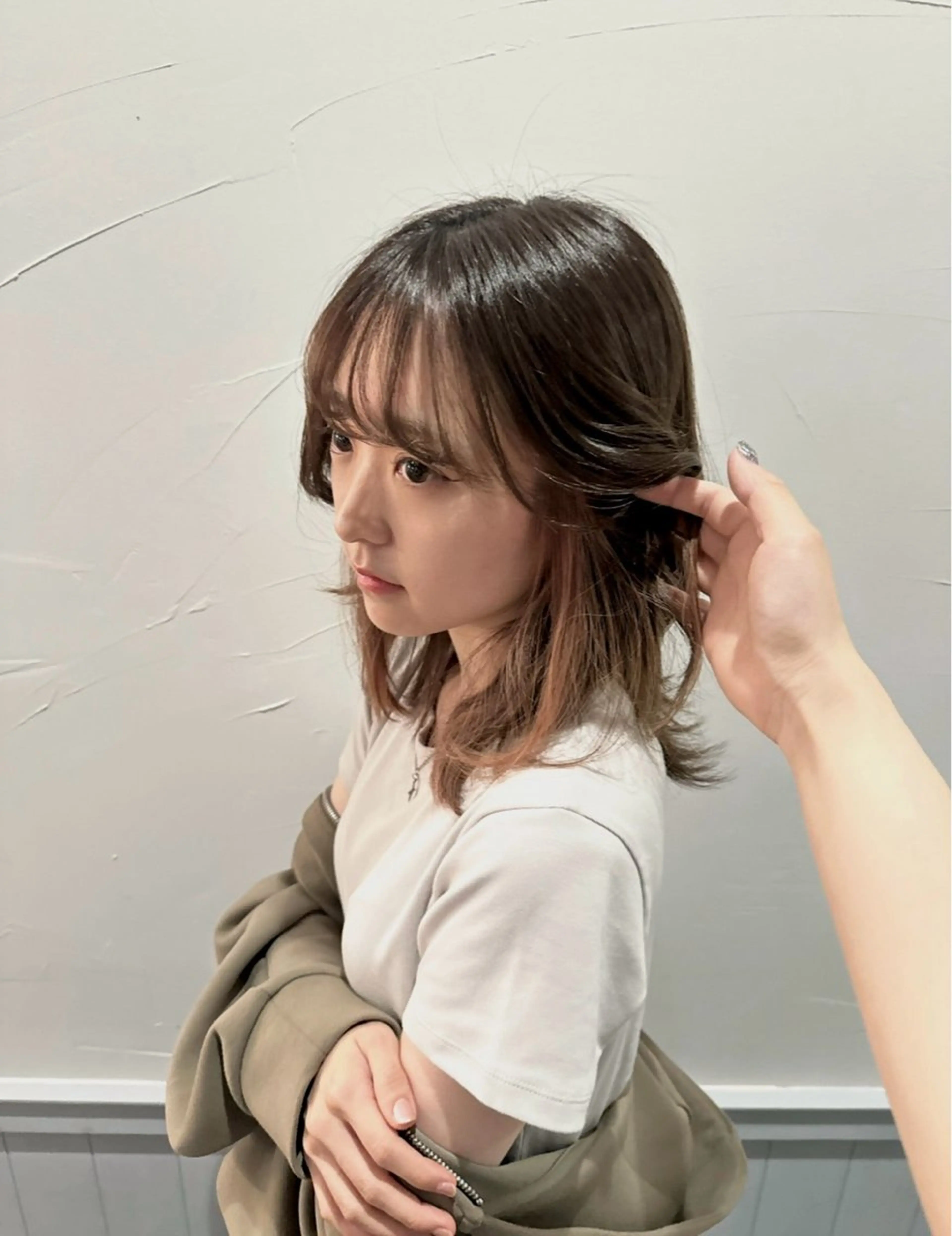 ミディアム カラー 堀 菜々花のヘアスタイル