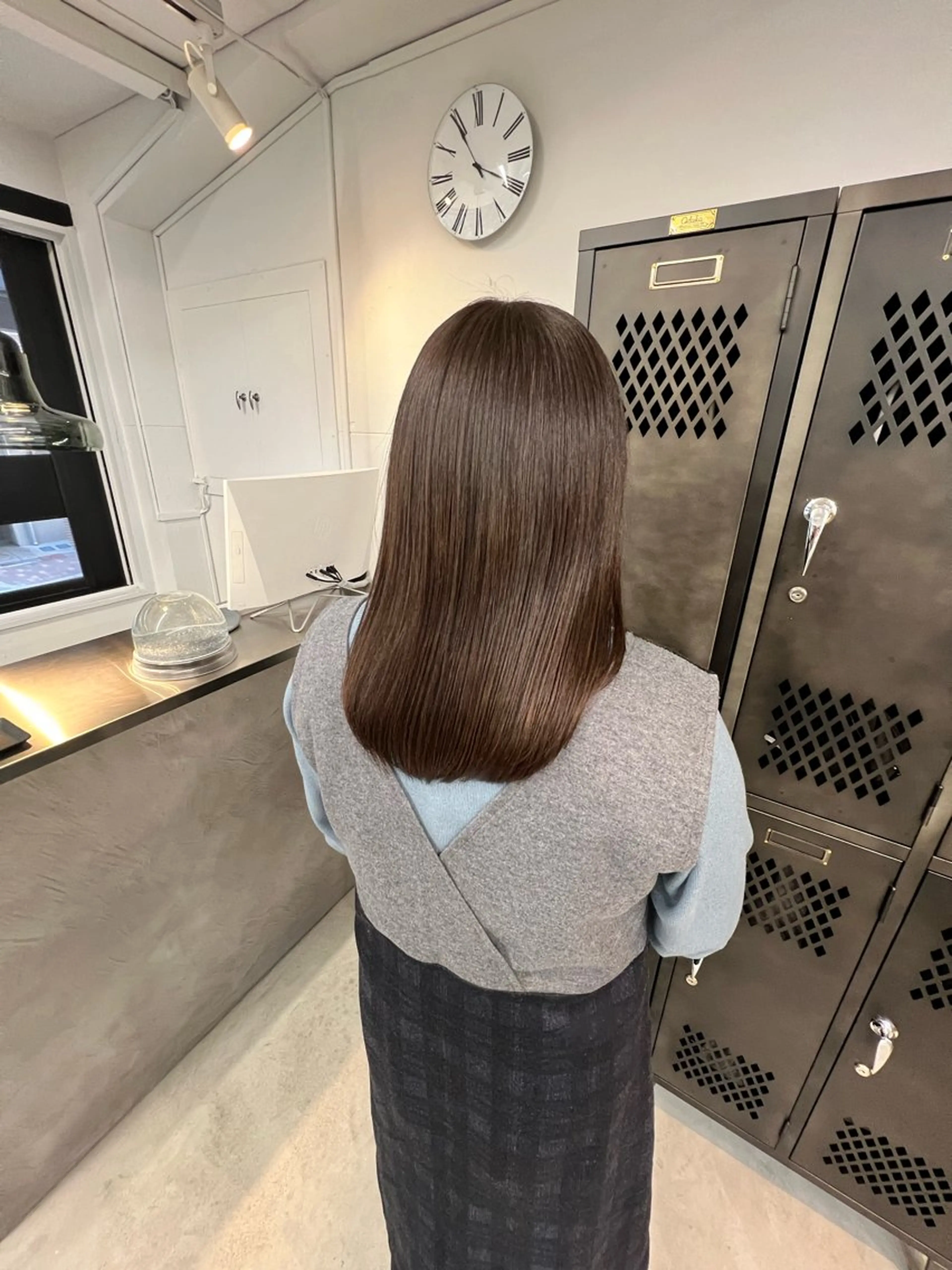 ミディアム INORI /フェイスレイヤーのヘアスタイル