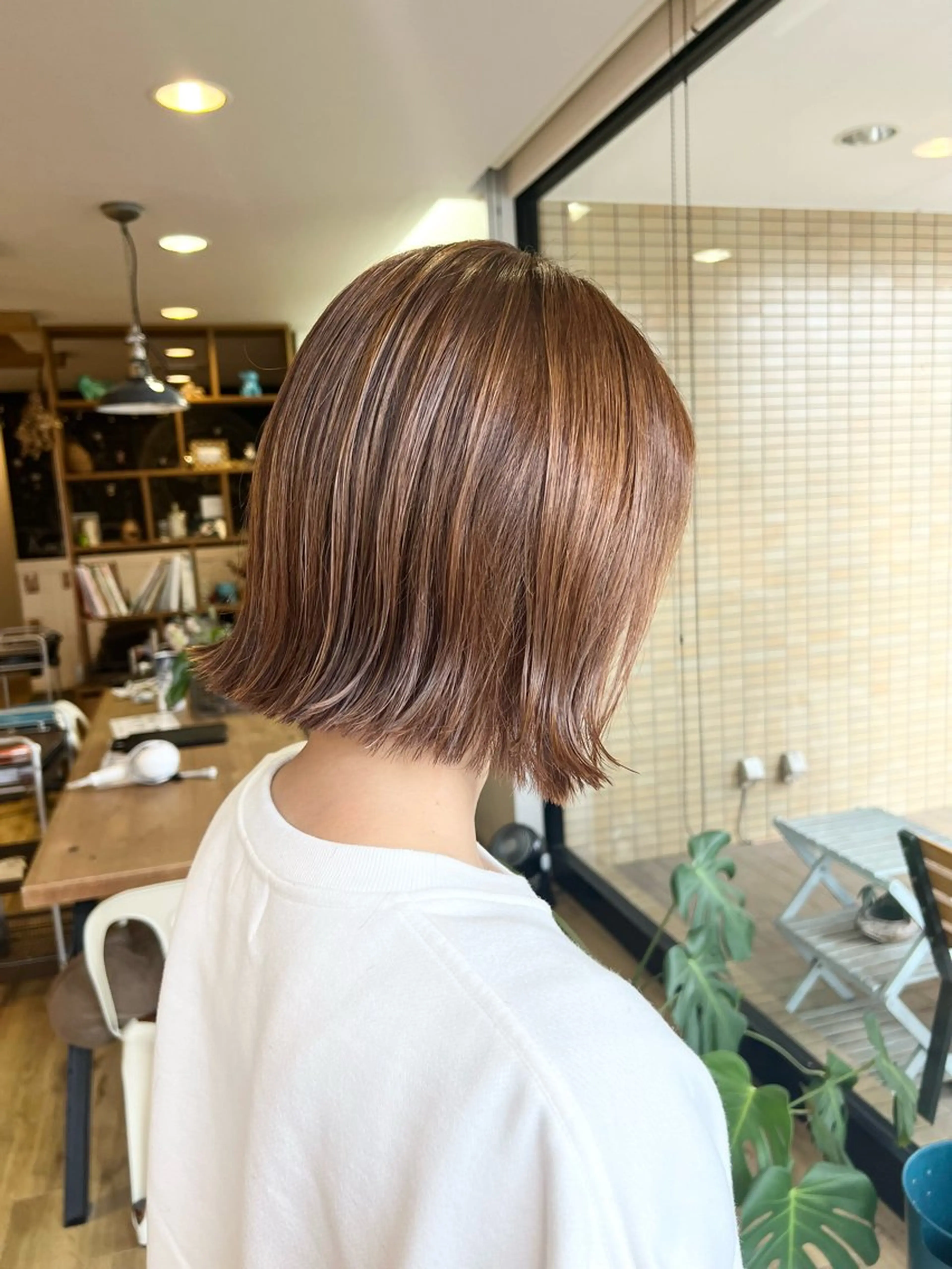 ショート カラー ベージュカラー ボブ 堀 望美のヘアスタイル