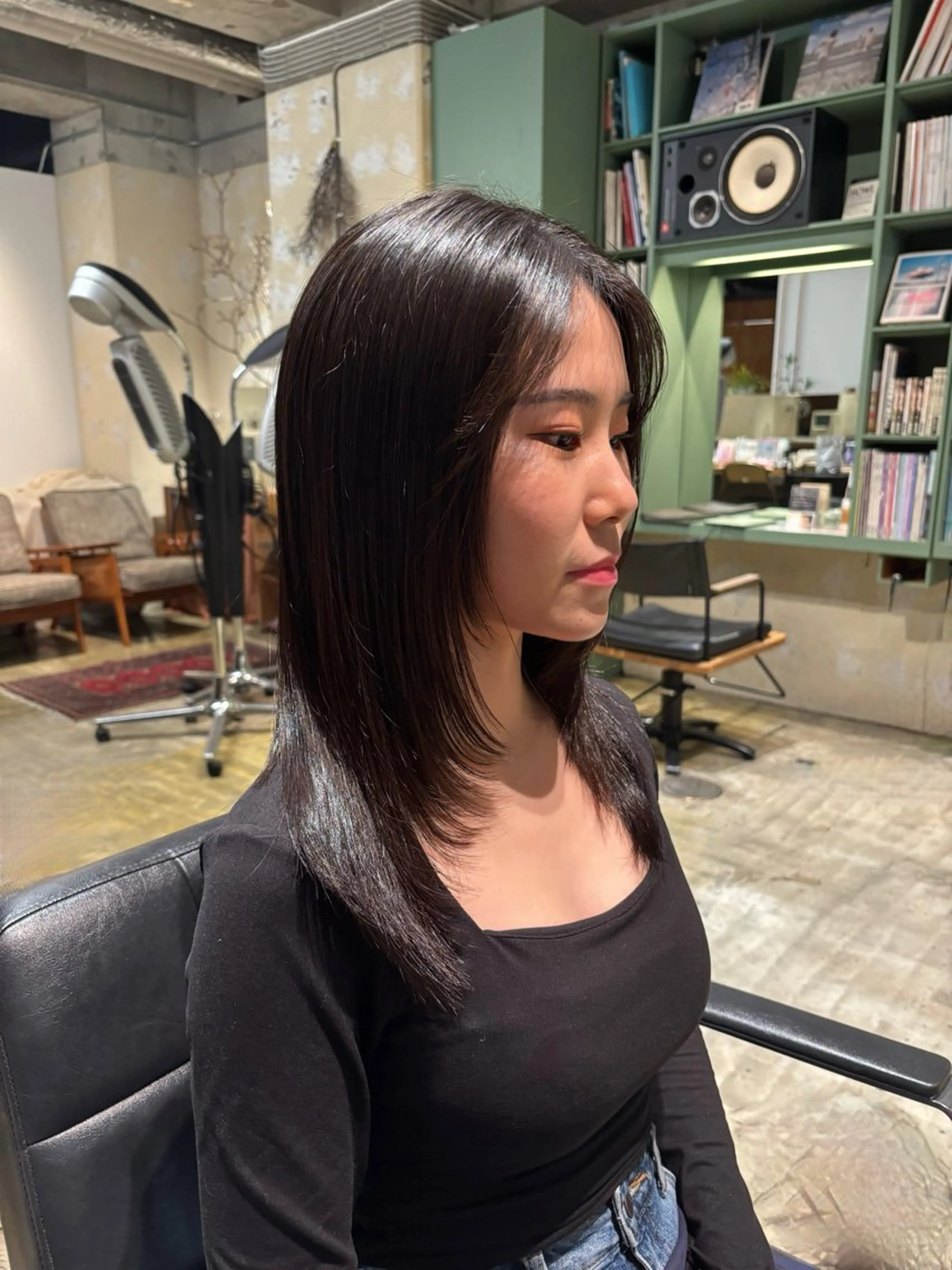 ミディアム カット ヘアカラー tre by soi所属・渡辺 彩乃のヘアスタイル