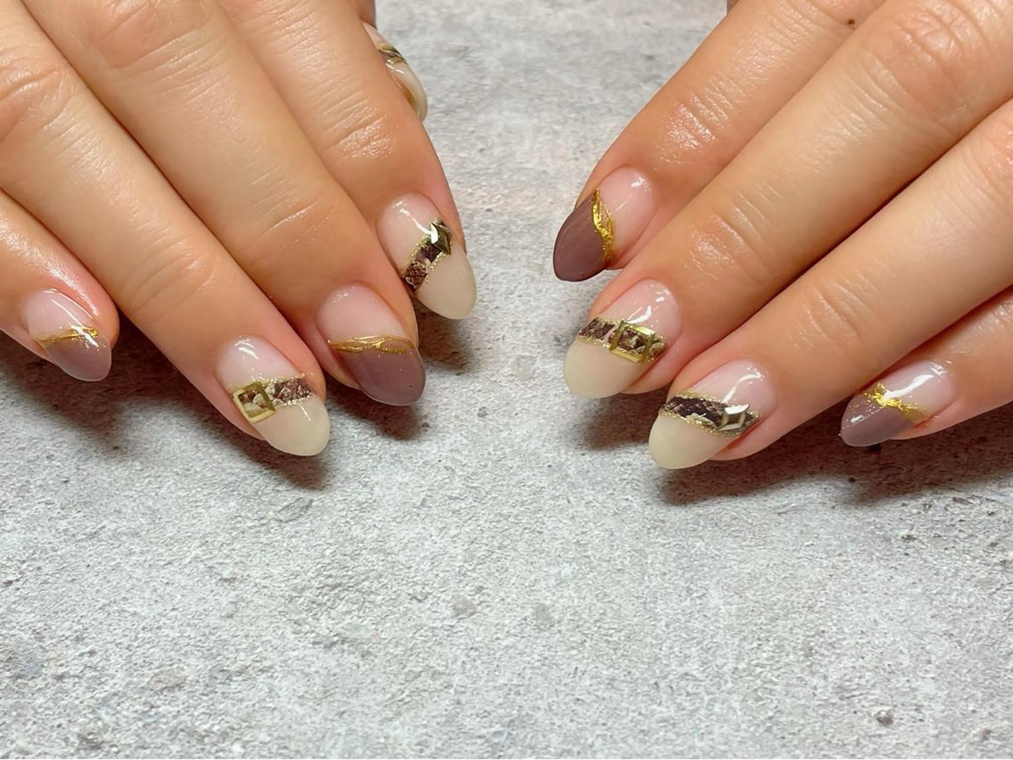 ネイル フレンチネイル ハンドネイル SINCERELY シンシアリー🌈のネイルデザイン