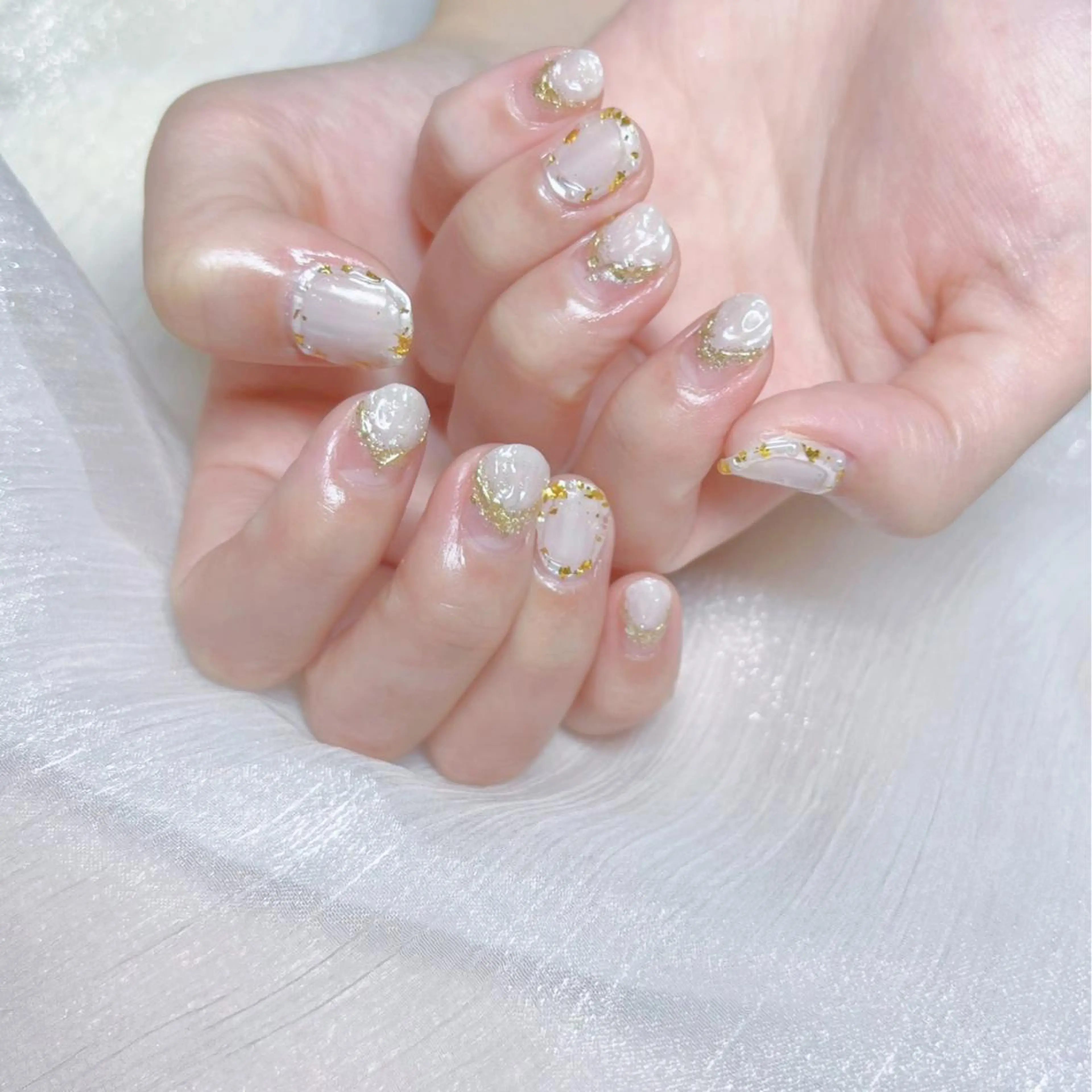 ネイル オーロラネイル フットネイル フレンチネイル ジェルネイル 韓国ネイル ハンドネイル ハンドケア 【ENサロン】 Rei🎀Nailのネイルデザイン