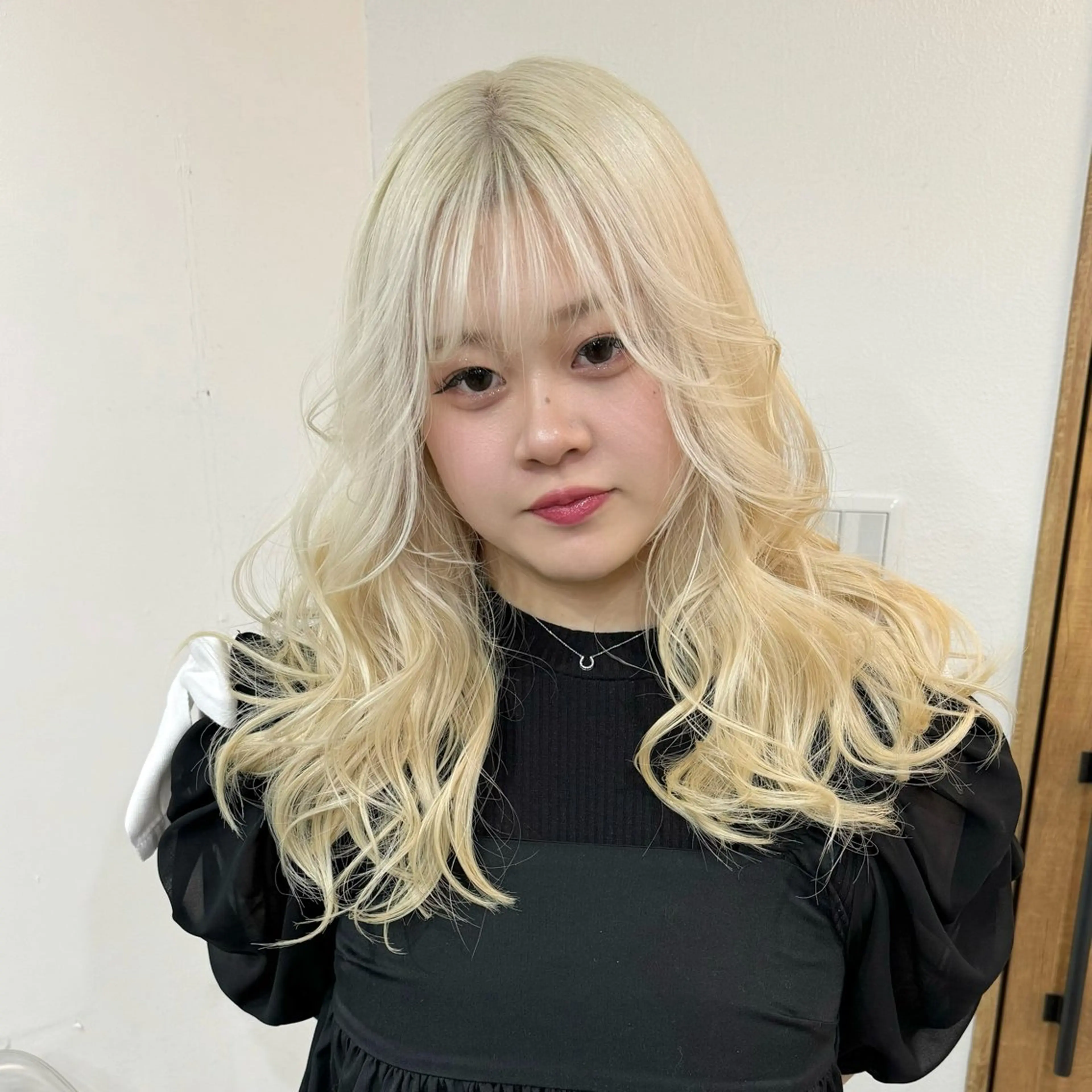 カラー ブリーチ ブロンド ハイトーンカラー ピンクカラー ホワイトピンク 透明感ワンカラー梅田 ダブルカラー/川上のヘアスタイル