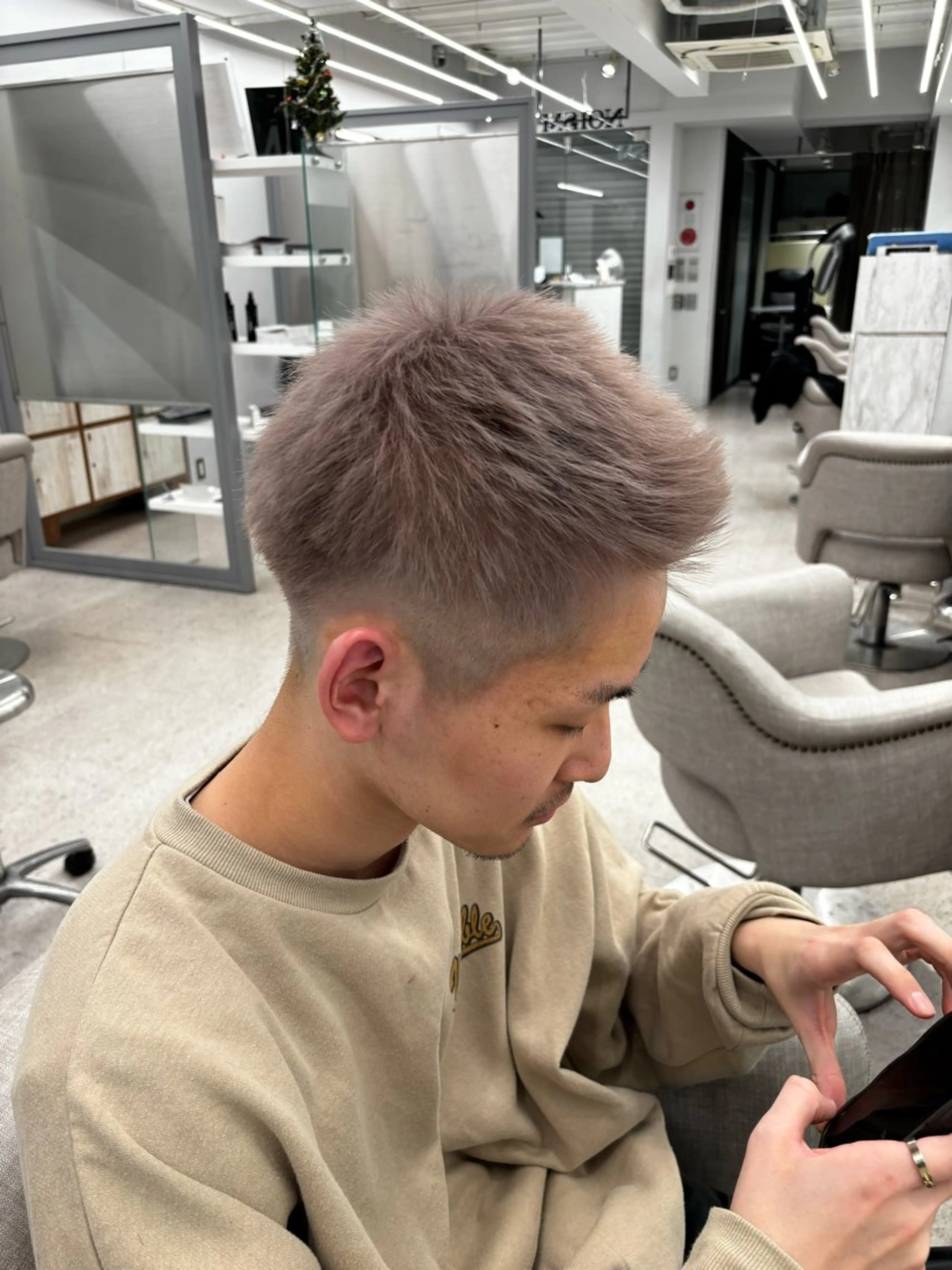 カラー メンズ メンズブリーチ ブリーチ グレージュ ミルクティーグレージュ カット ヘアカラー 🍐シャドウパーマ メンズ特化/守岡🍐のヘアスタイル