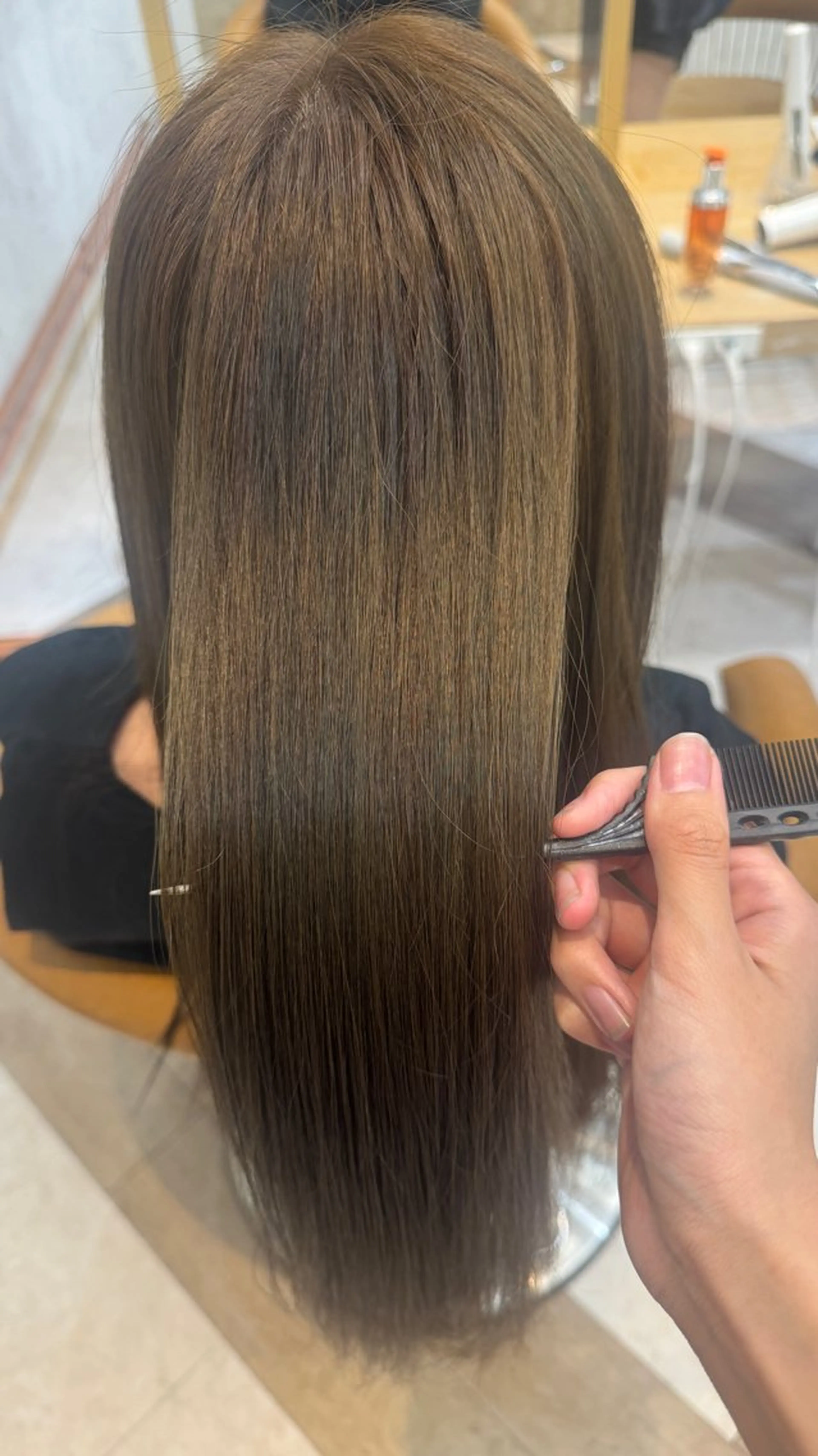 ロング ヘアカラー 橋本 りくのヘアスタイル