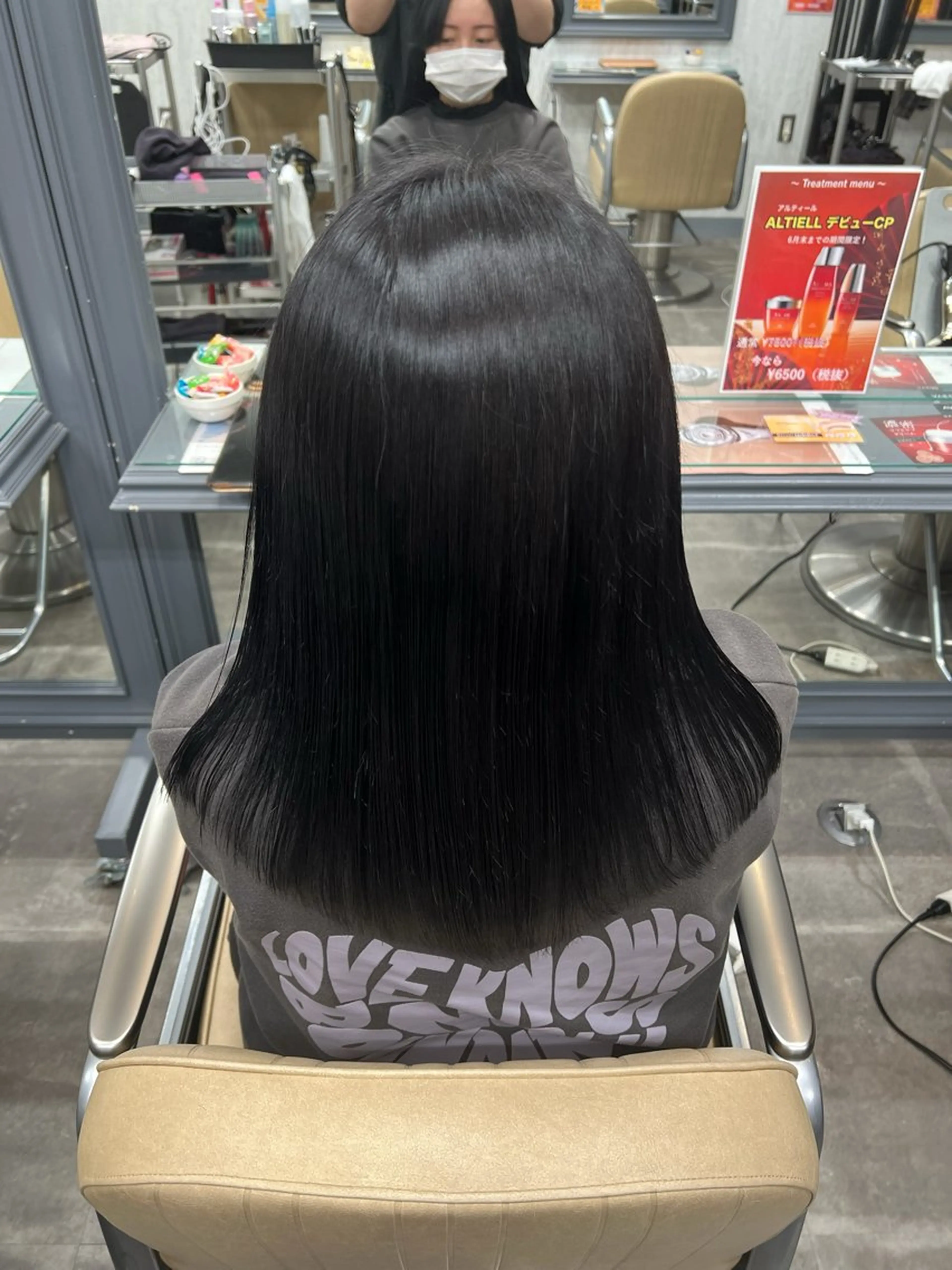 セミロング アートラッシュフォーヘア所属・柴田 新菜のヘアスタイル