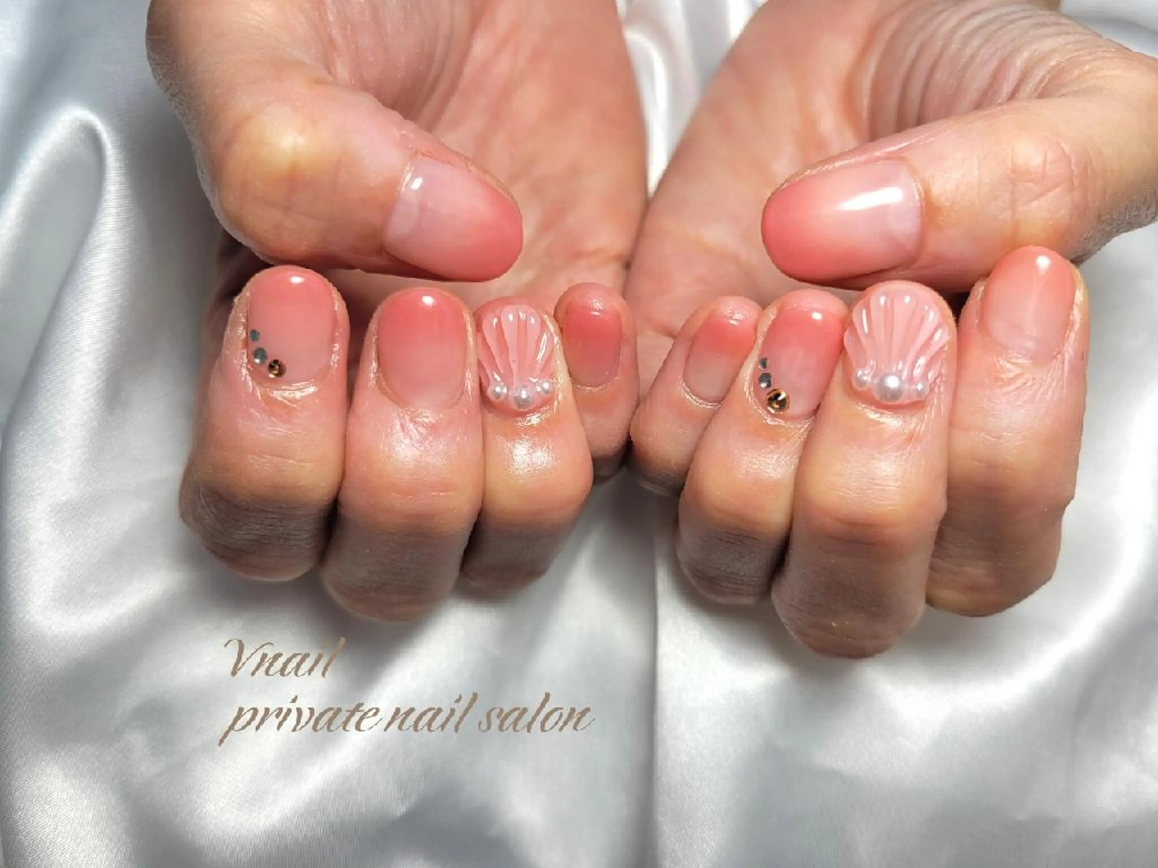 ネイル ハンドネイル V. nailのネイルデザイン