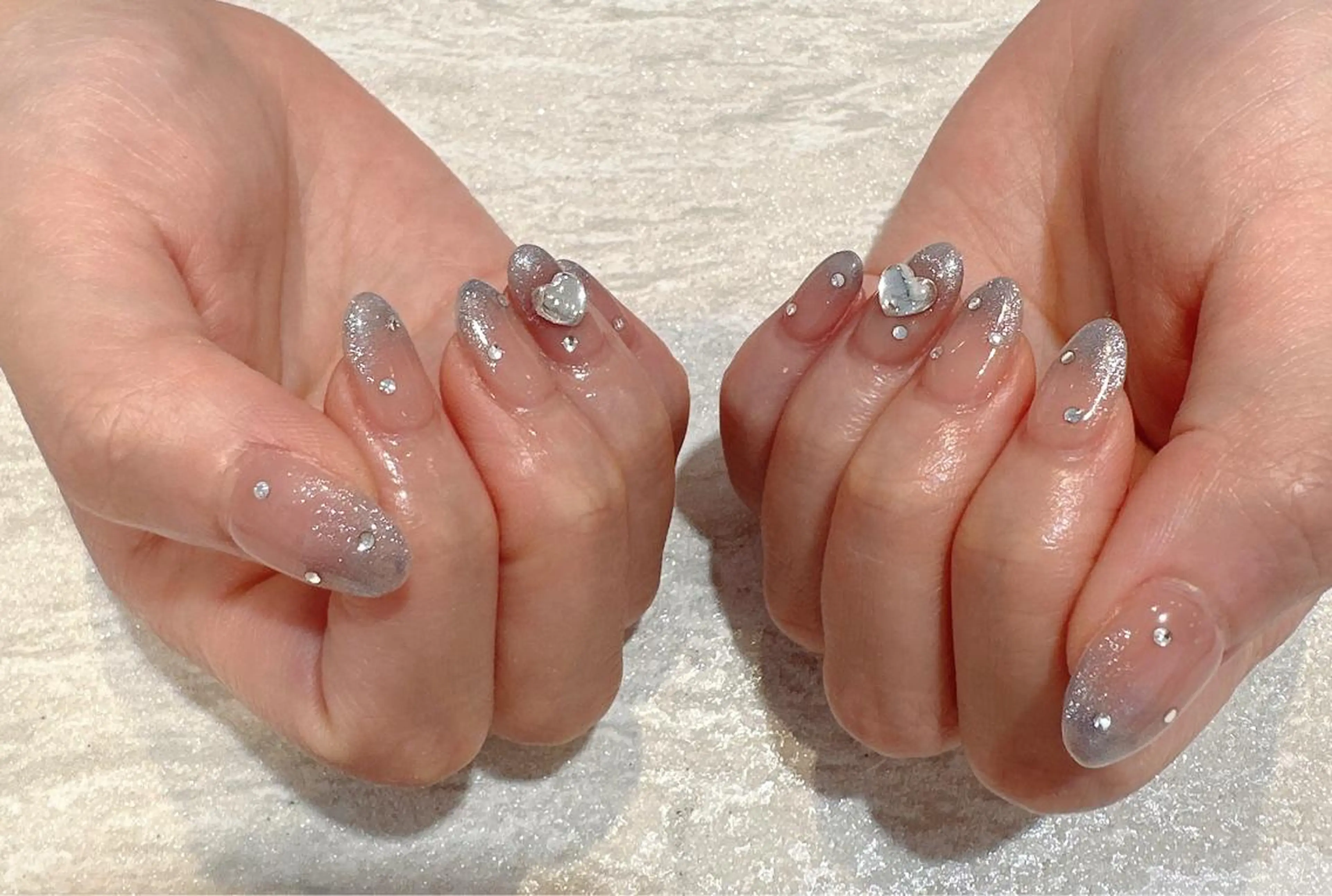 ネイル グラデーション マグネットネイル ストーンネイル ハンドネイル 鈴木 優菜のネイルデザイン