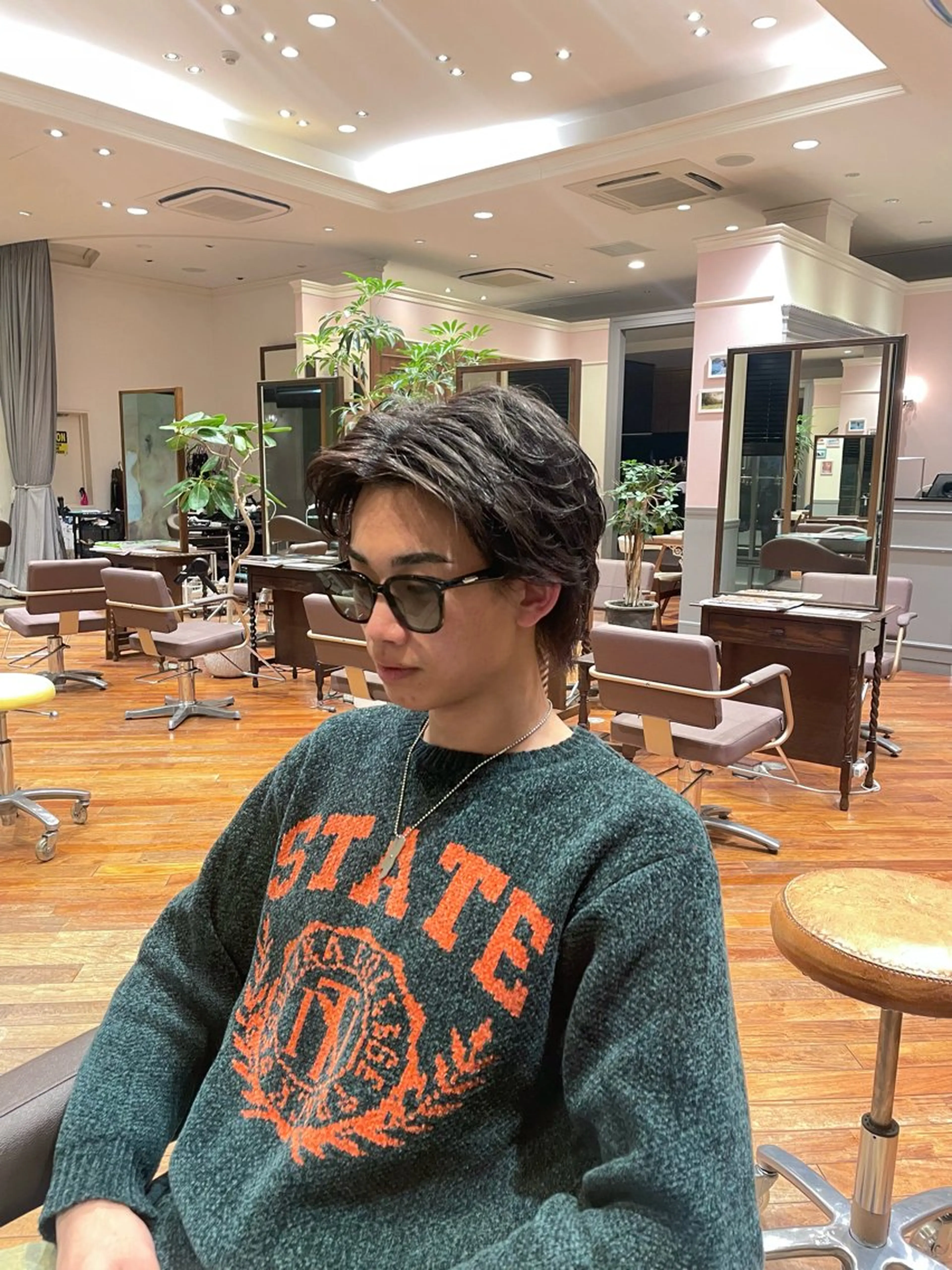 メンズ センターパート メンズパーマ 大阪梅田 稲葉利也斗のヘアスタイル