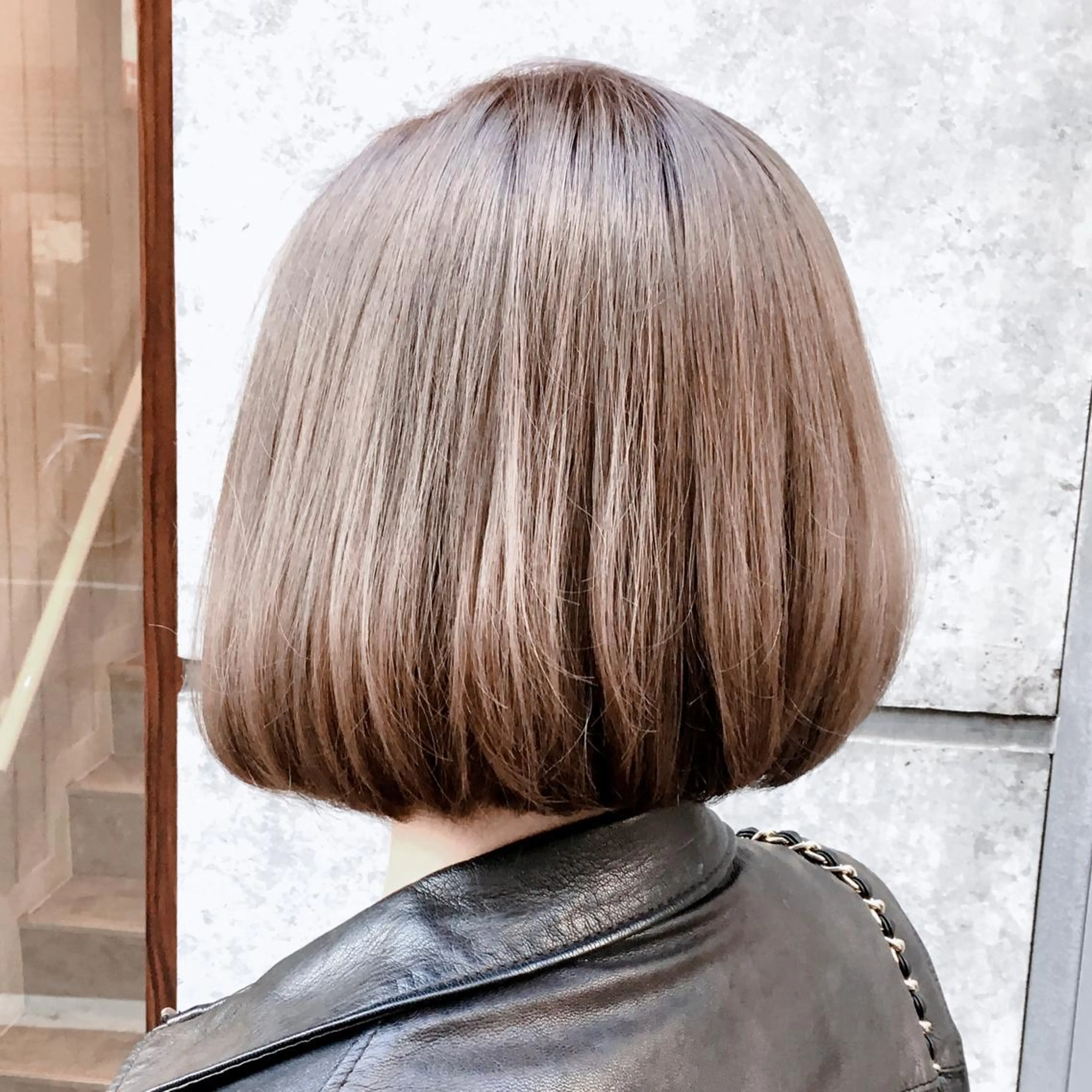 ショート カラー ヘアアレンジ MiU所属・韓国×髪質改善×美髪 縮毛矯正×レイヤーのヘアスタイル